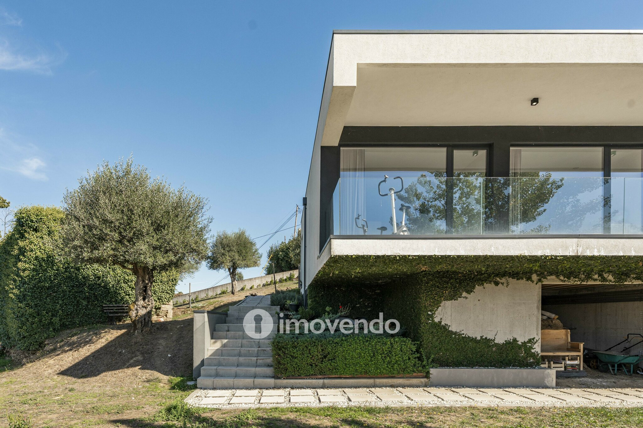 Moradia T3 única, mobilada e equipada, em Cabeceiras de Basto