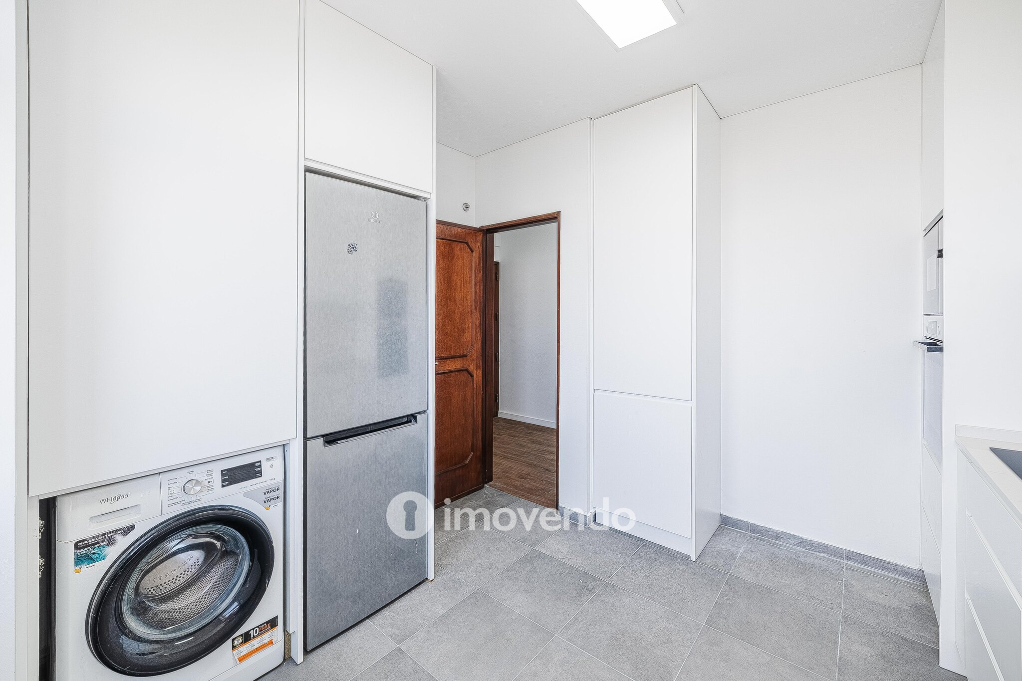 Apartamento T2 remodelado, com cozinha equipada, na Reboleira