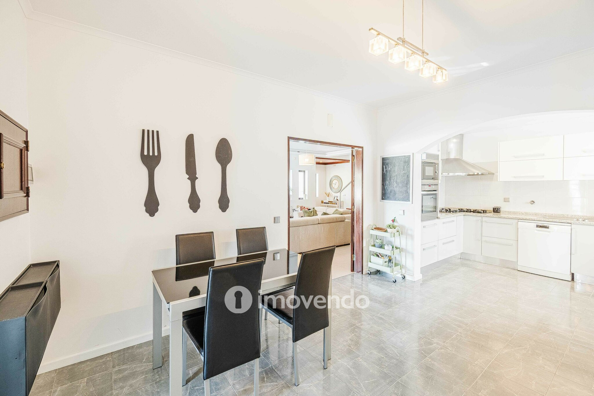 Moradia T4, com garagem e piscina, em Pinhal de Frades, Ericeira