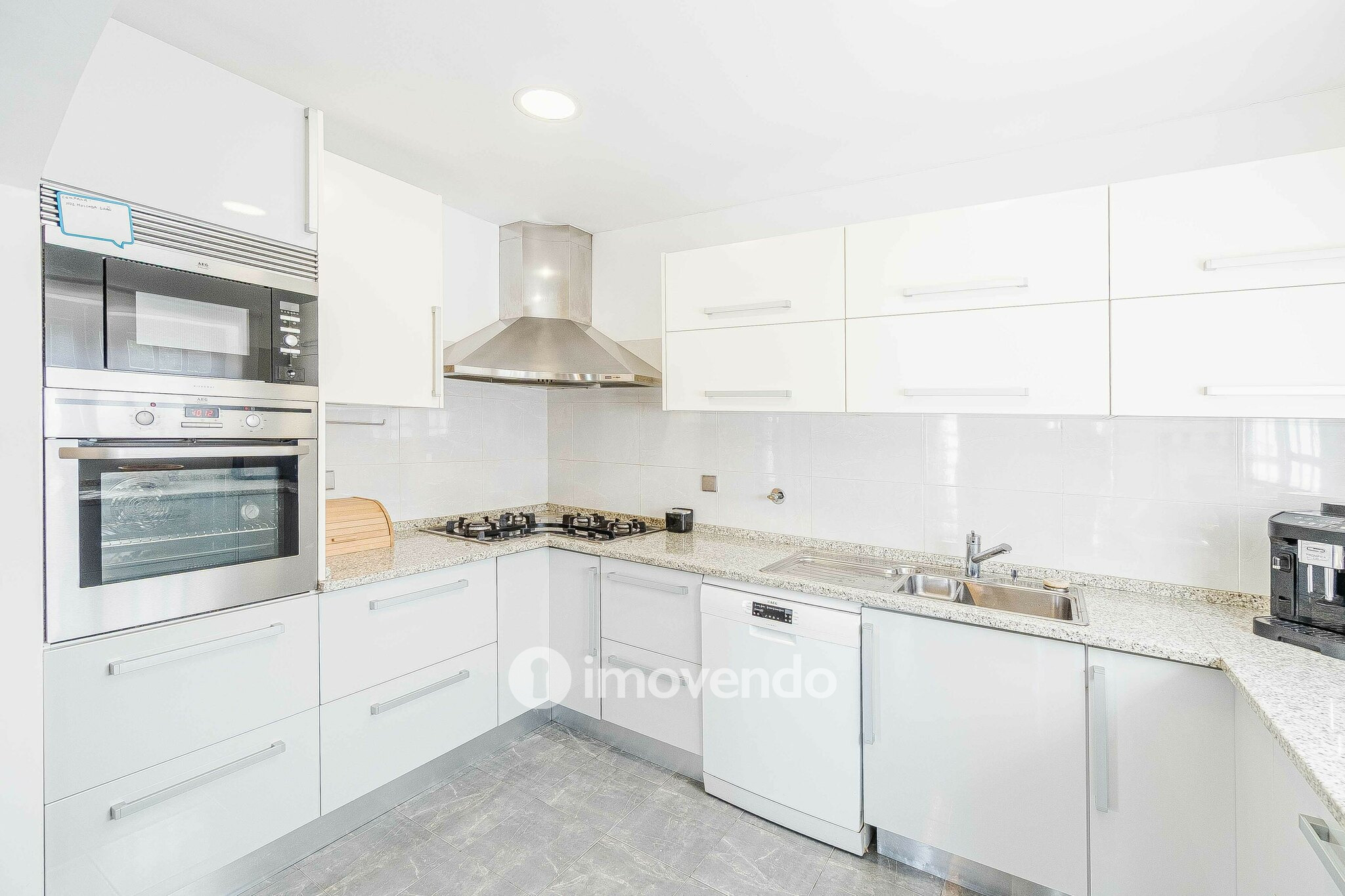 Moradia T4, com garagem e piscina, em Pinhal de Frades, Ericeira