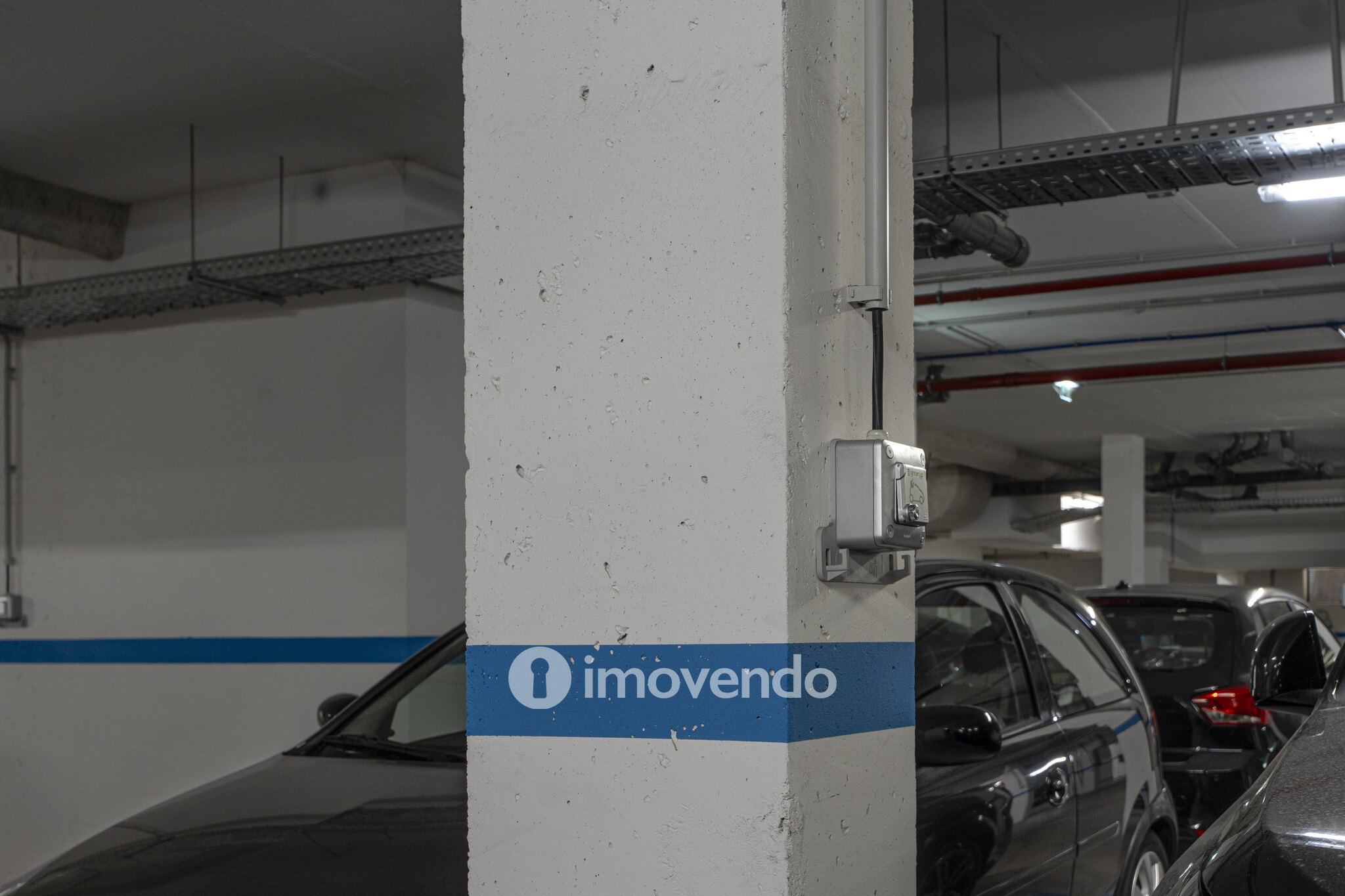 Apartamento T2 moderno, com estacionamento, em Vila Nova de Gaia