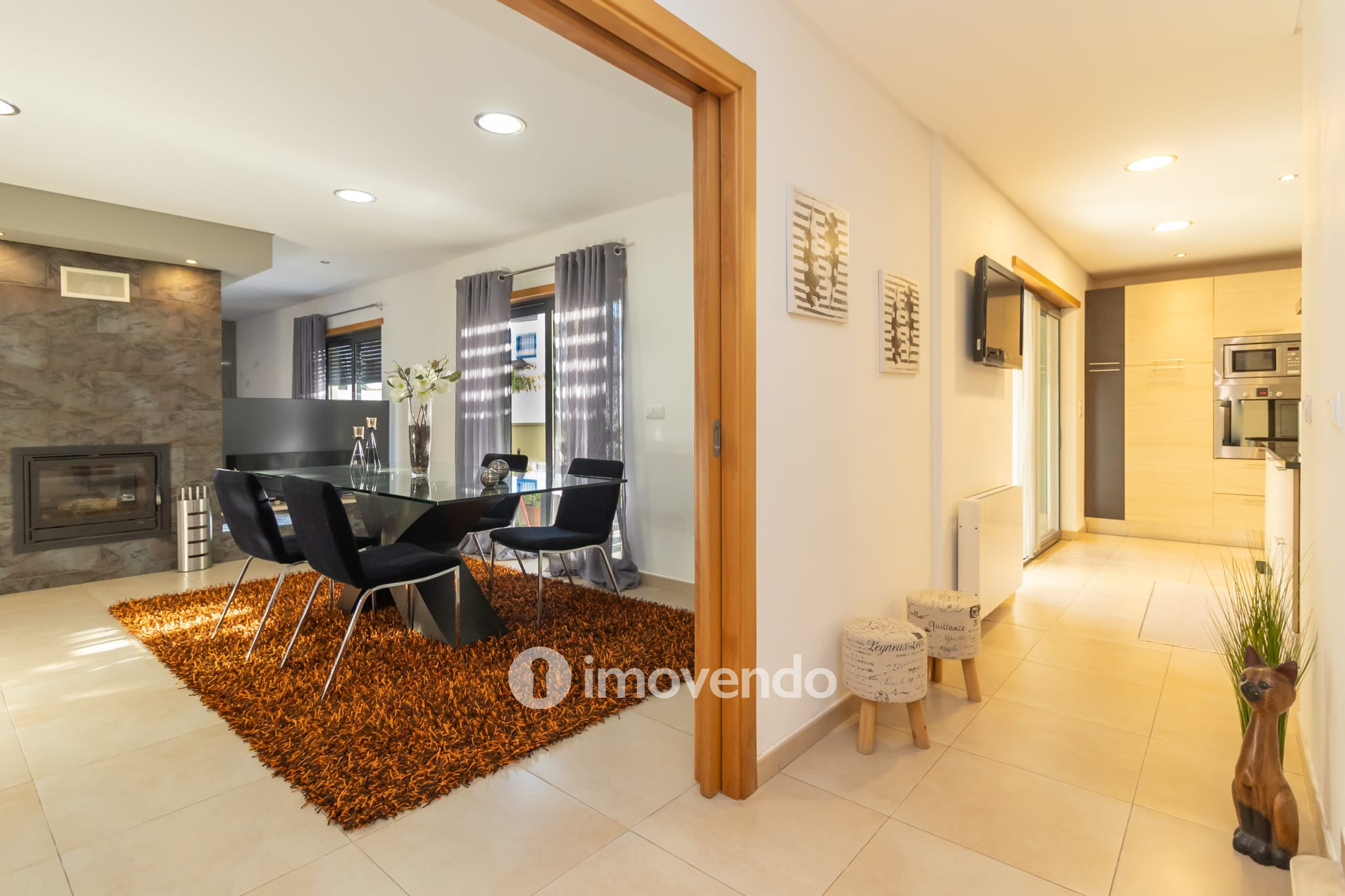 Moradia T5 cuidada, com piscina e jardim, em Setúbal