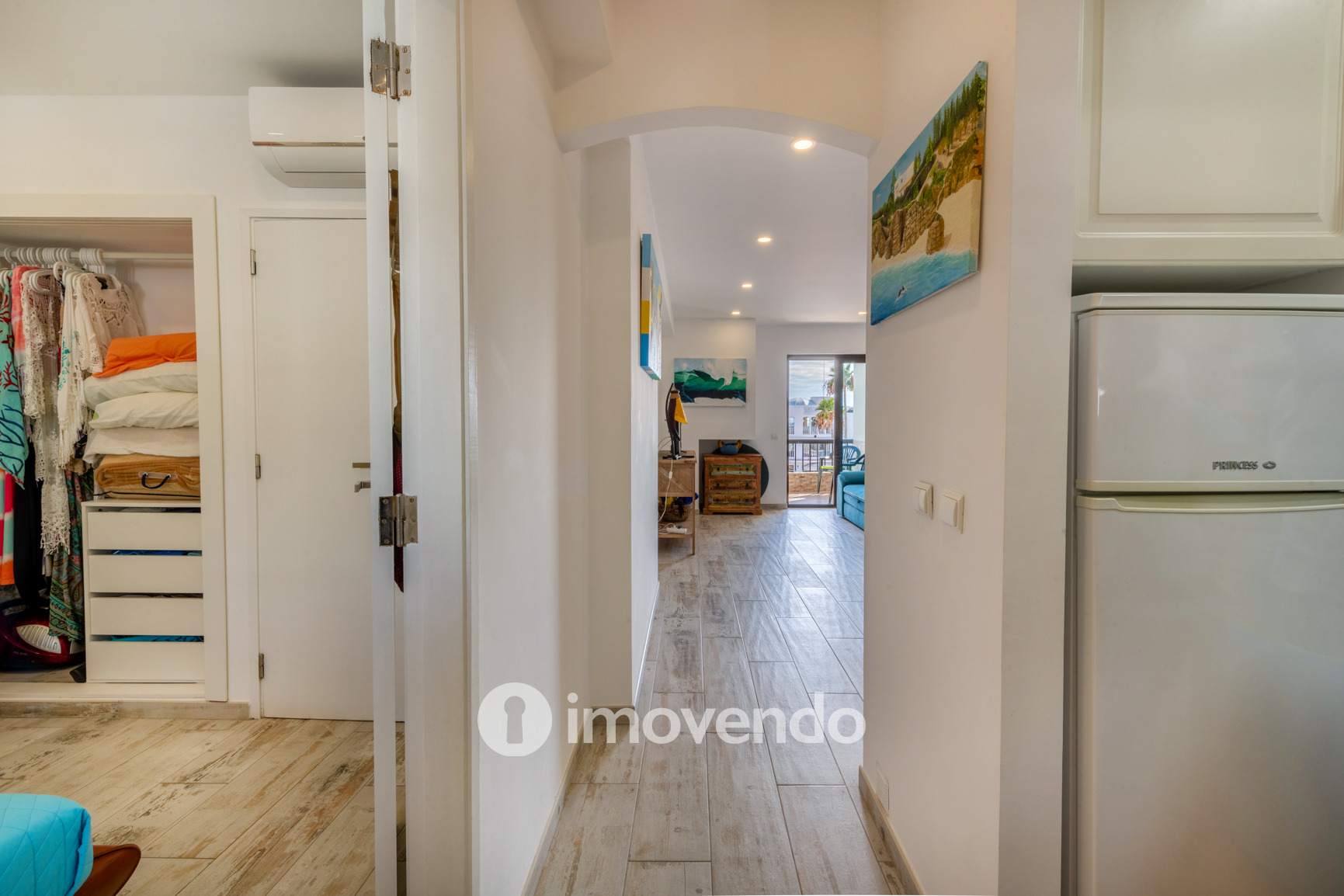 Apartamento T2, com cozinha equipada e vista mar, em Albufeira