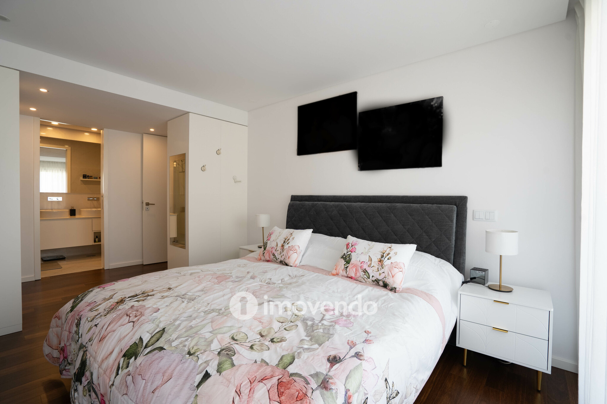 Penthouse T3 com varandas com vista mar e garagem, na Madalena