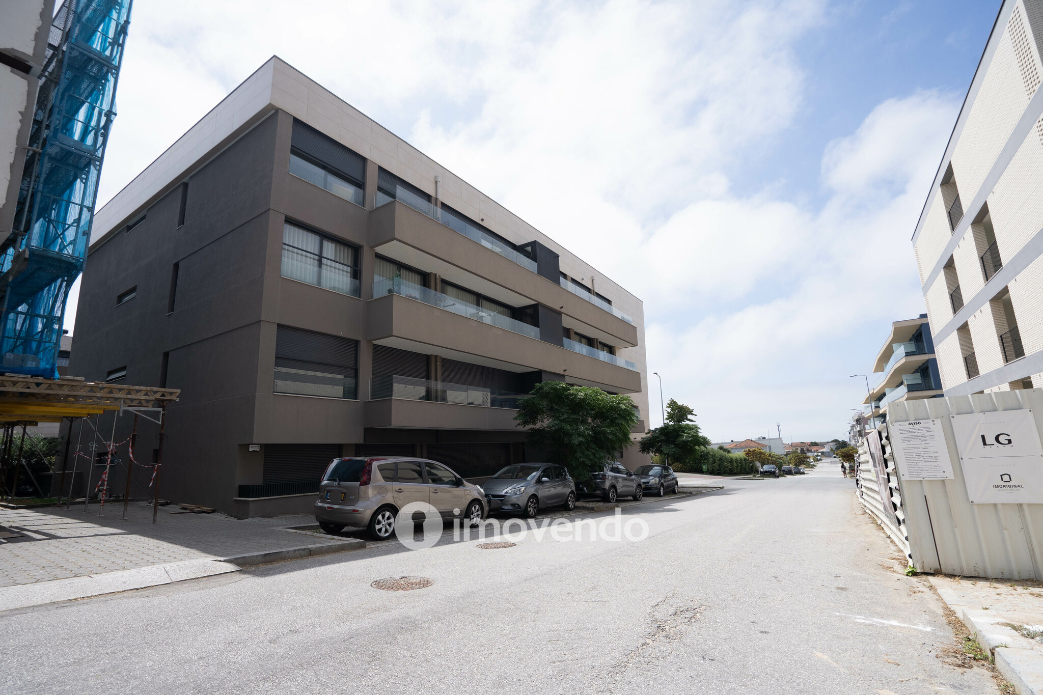 Penthouse T3 com varandas com vista mar e garagem, na Madalena