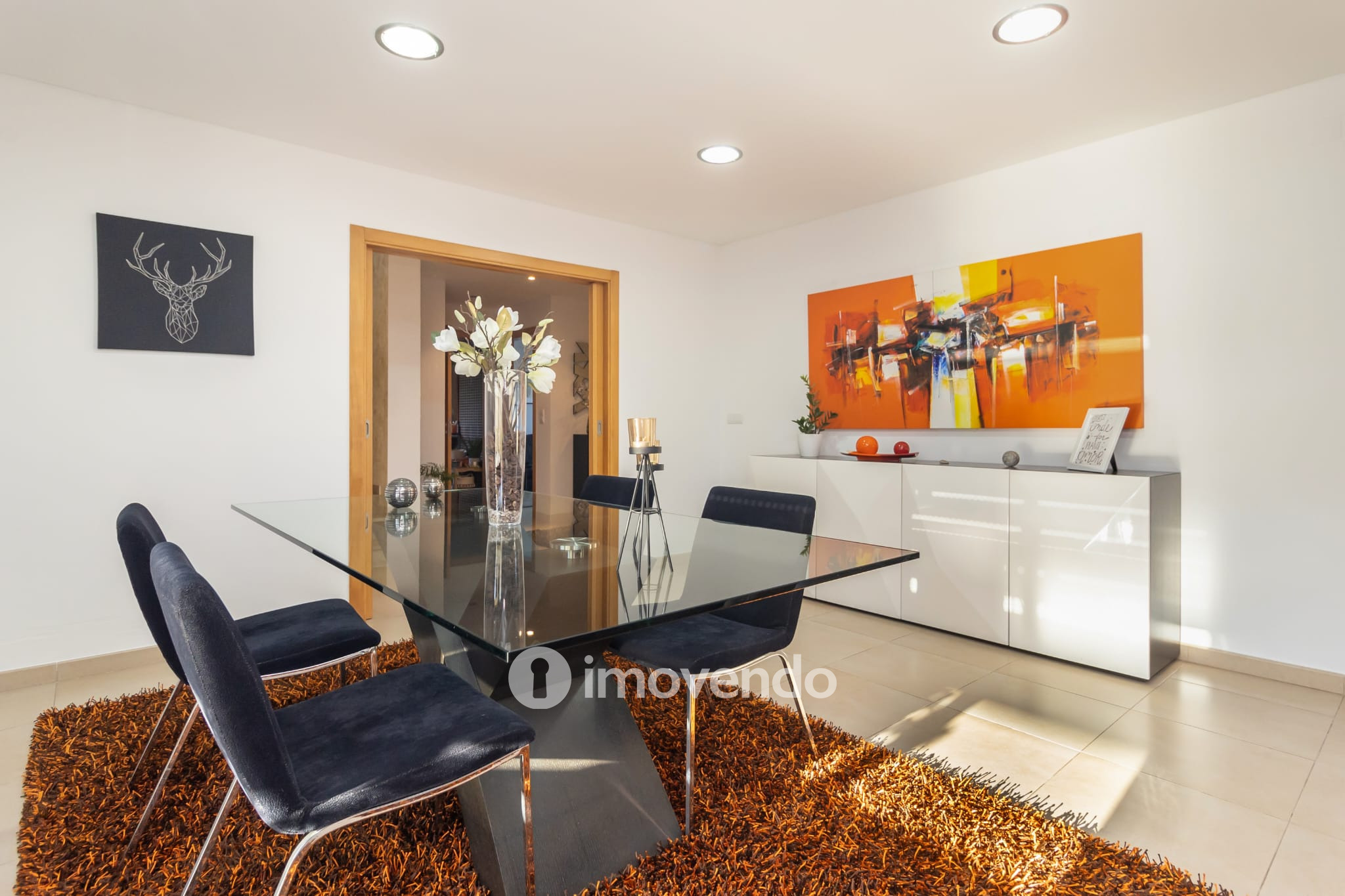 Moradia T5 cuidada, com piscina e jardim, em Setúbal