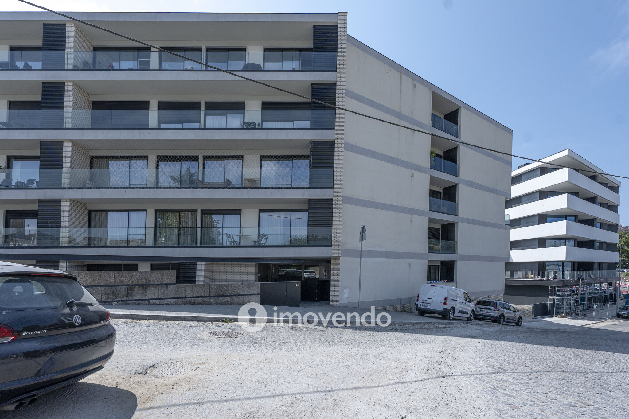 Apartamento T2 moderno, com estacionamento, em Vila Nova de Gaia