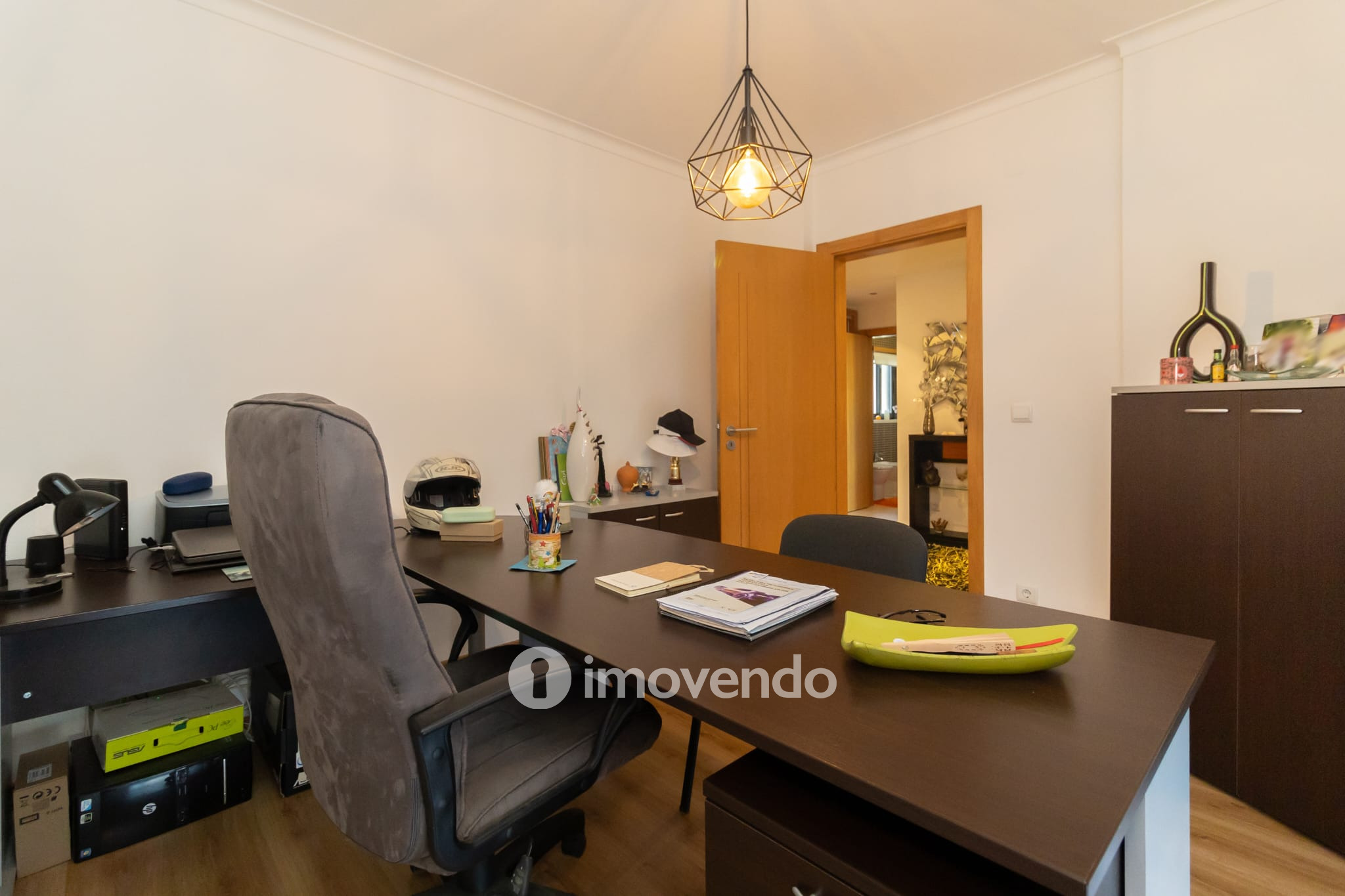 Moradia T5 cuidada, com piscina e jardim, em Setúbal