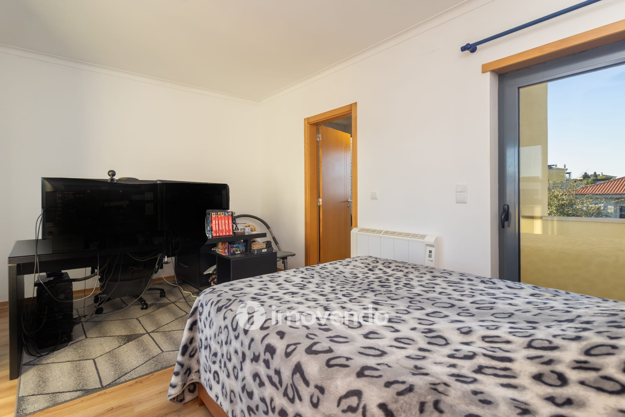 Moradia T5 cuidada, com piscina e jardim, em Setúbal