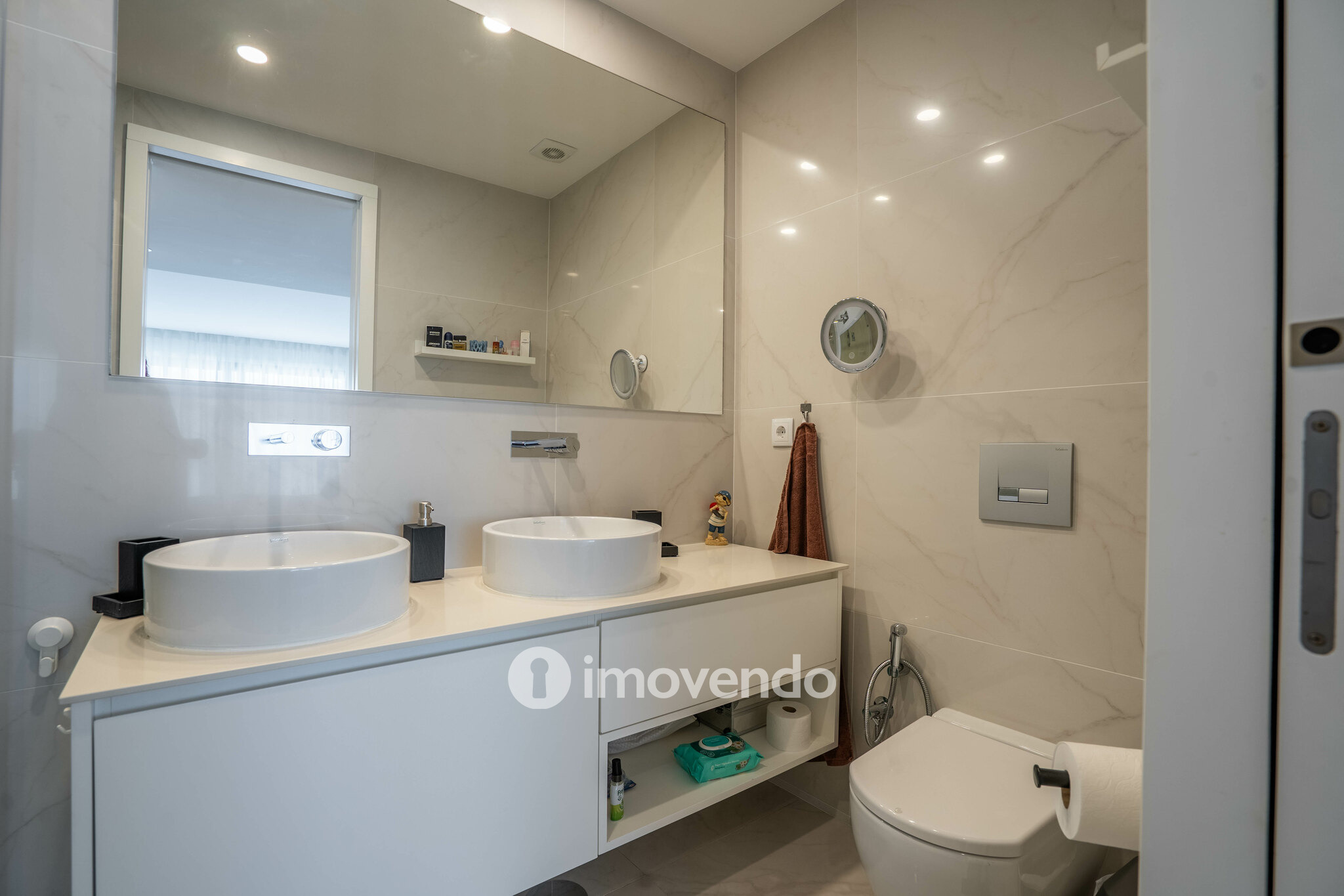 Penthouse T3 com varandas com vista mar e garagem, na Madalena