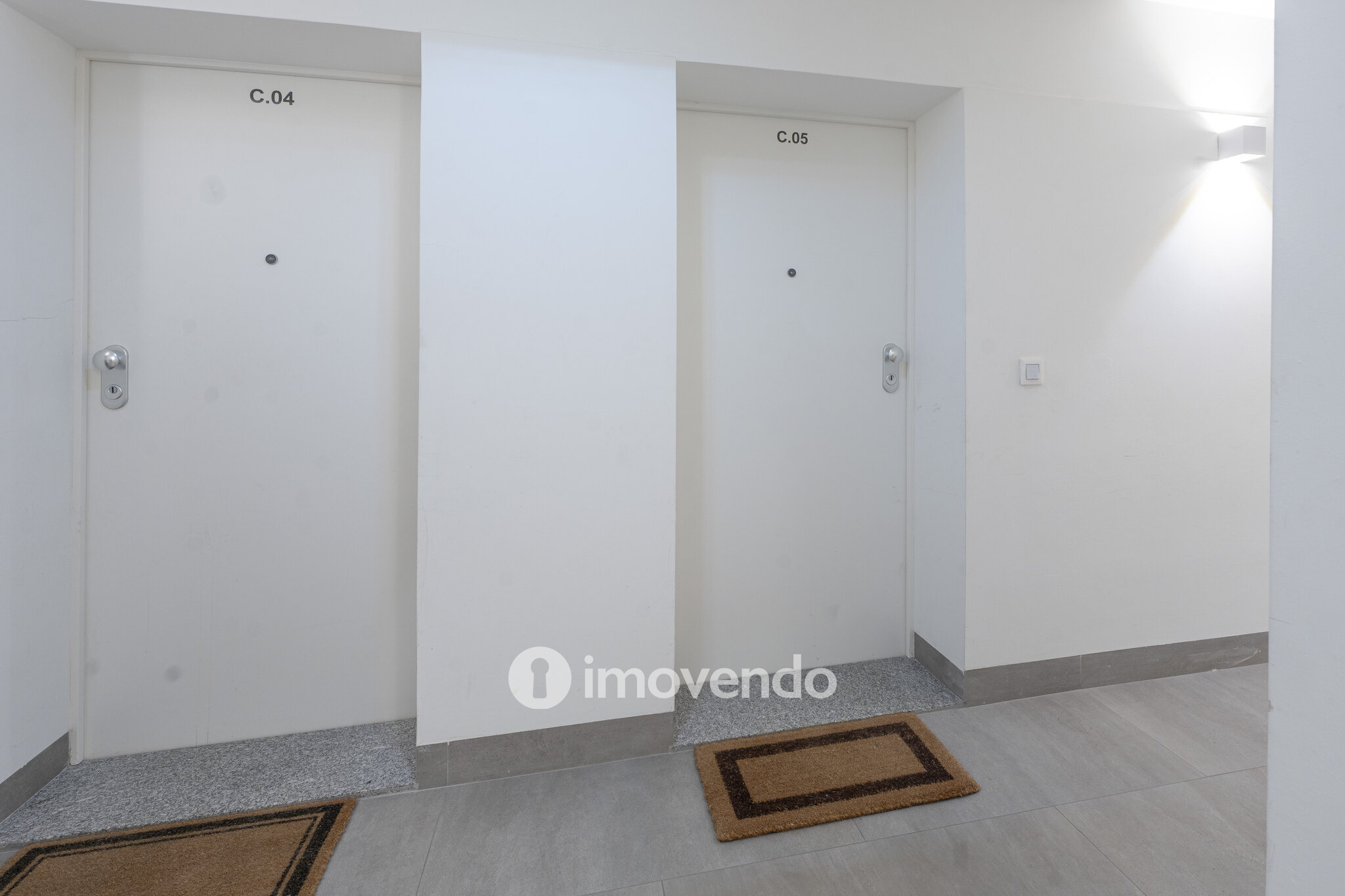 Apartamento T2 moderno, com estacionamento, em Vila Nova de Gaia