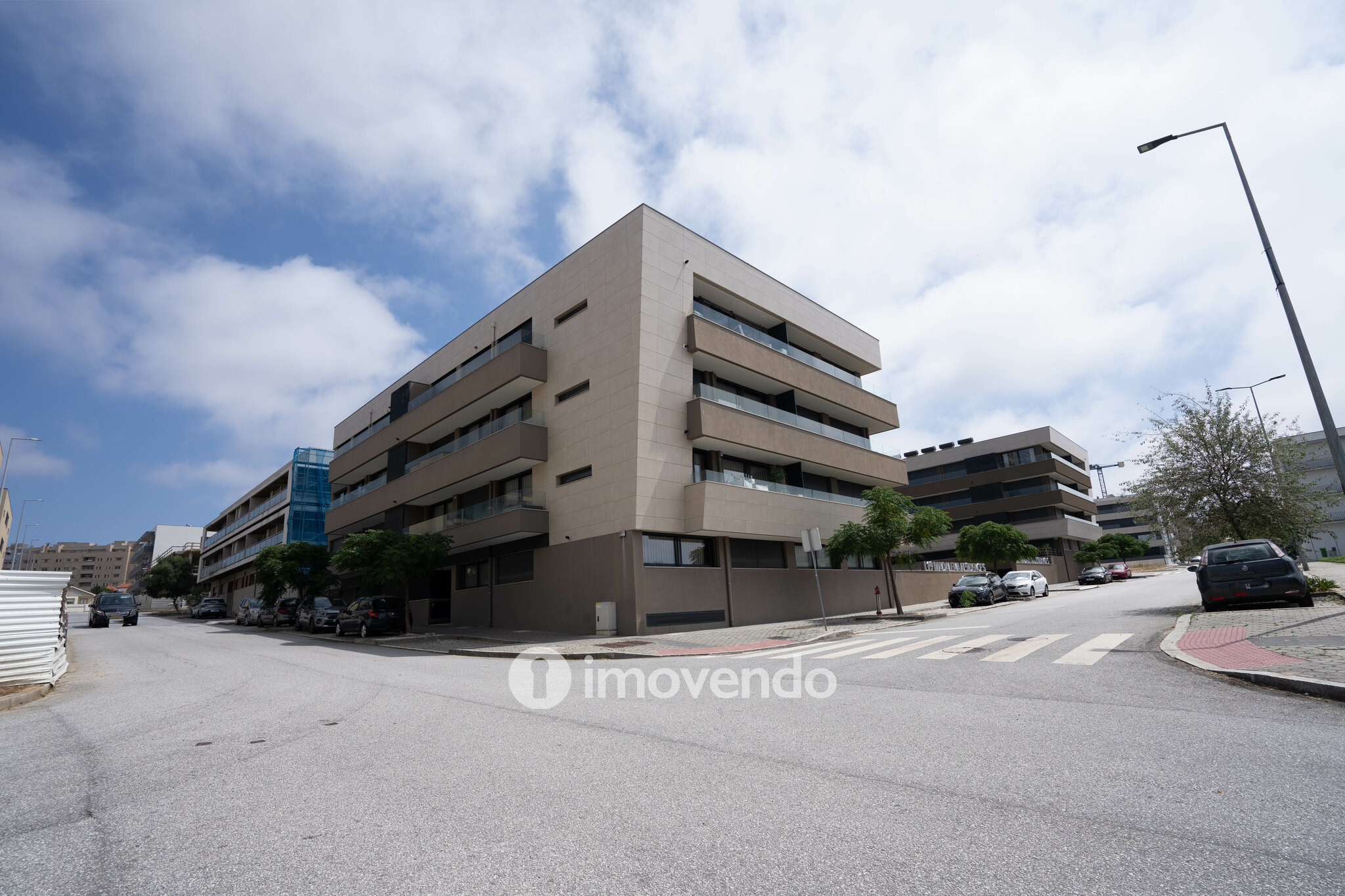 Penthouse T3 com varandas com vista mar e garagem, na Madalena