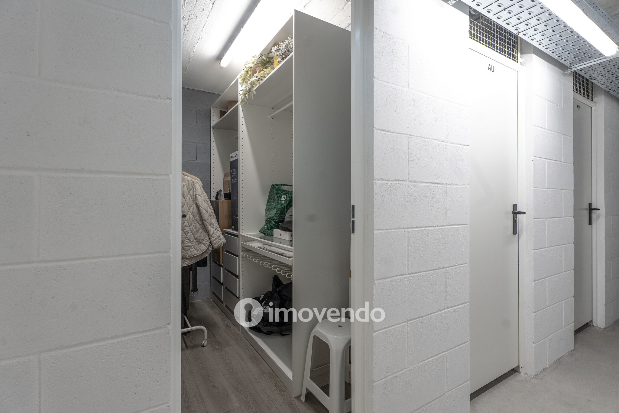 Apartamento T2 moderno, com estacionamento, em Vila Nova de Gaia
