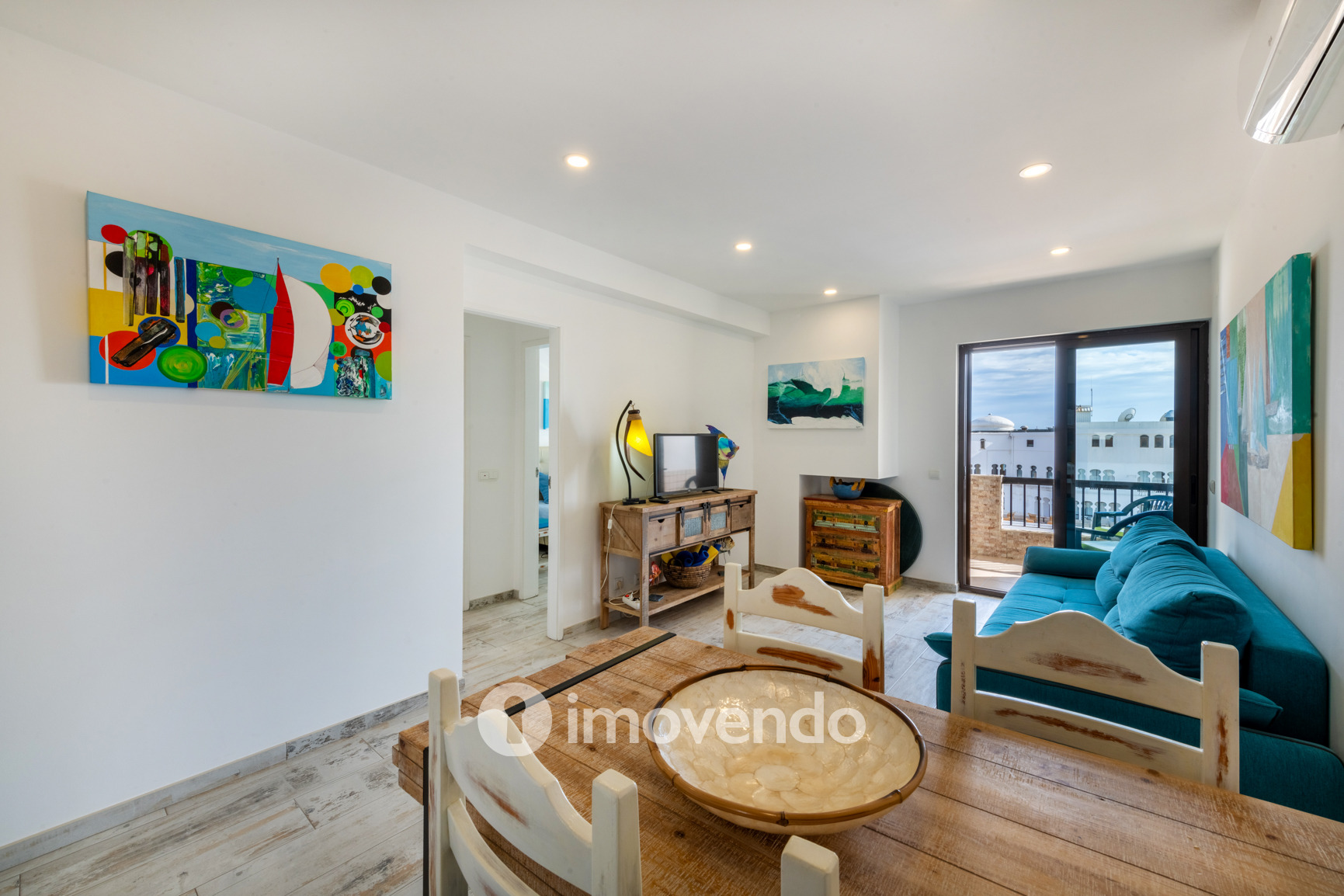 Apartamento T2, com cozinha equipada e vista mar, em Albufeira