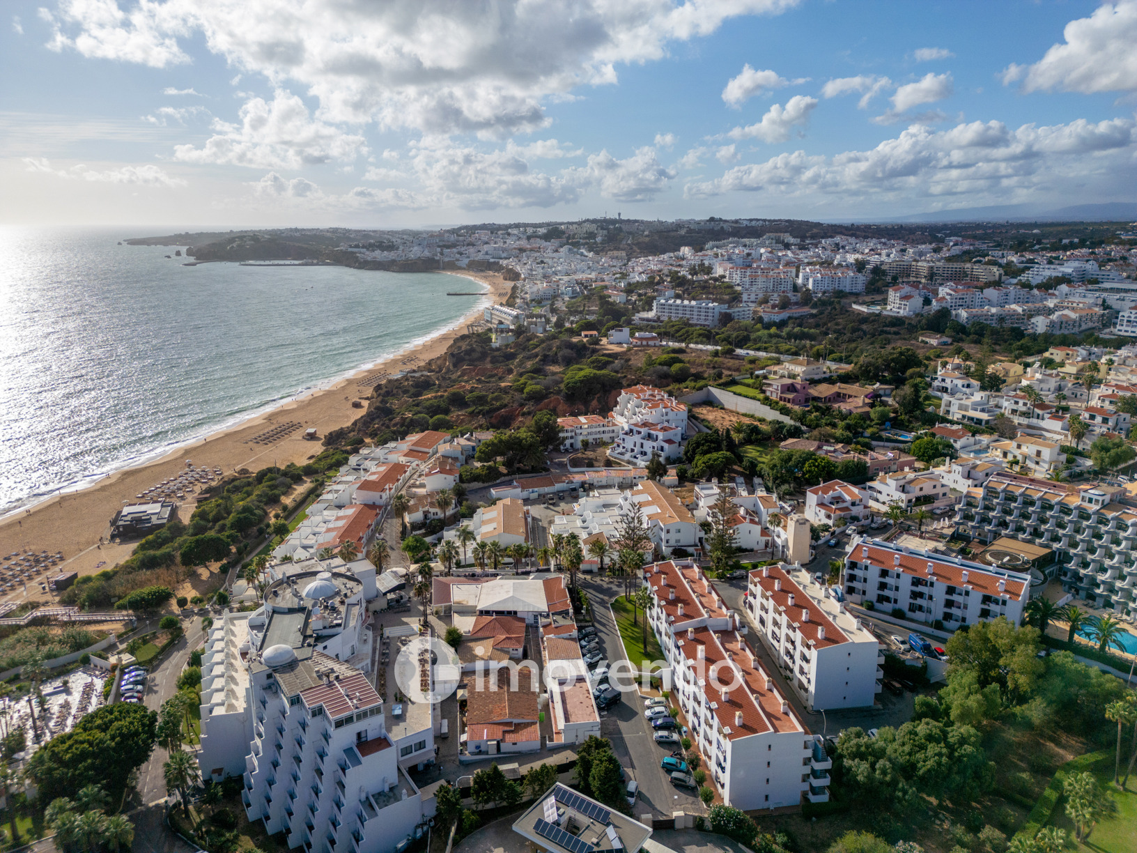 Apartamento T2, com cozinha equipada e vista mar, em Albufeira