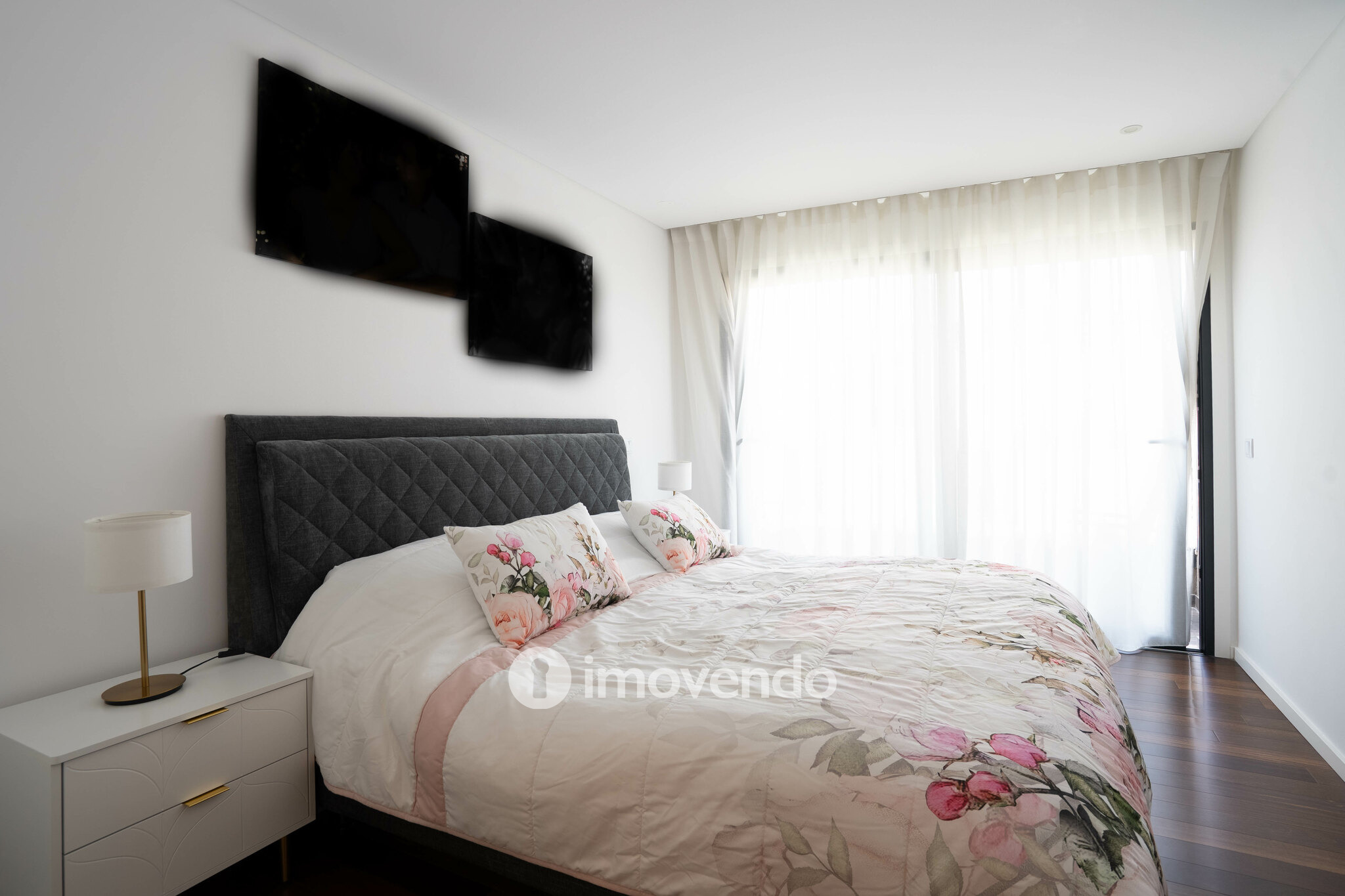 Penthouse T3 com varandas com vista mar e garagem, na Madalena