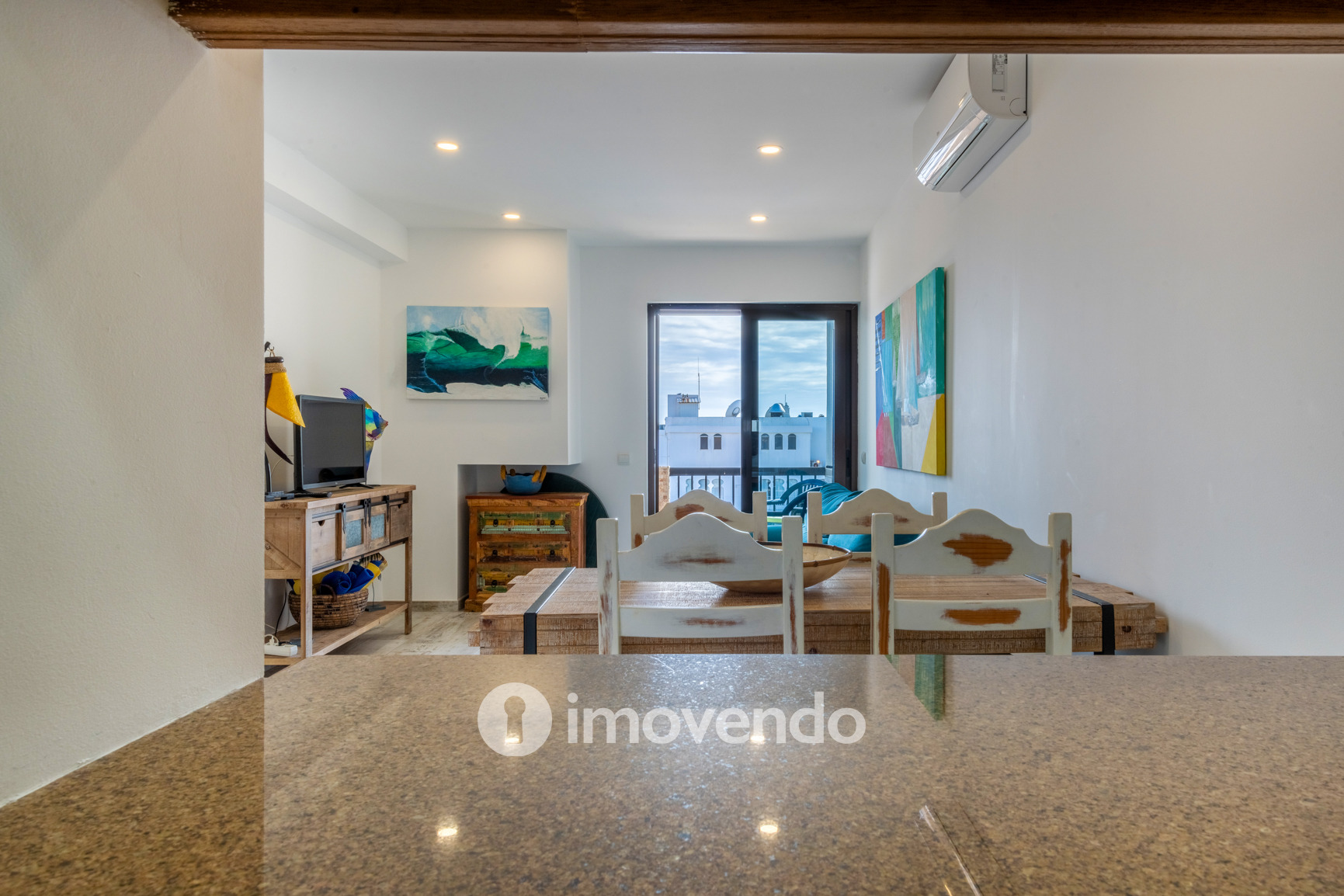 Apartamento T2, com cozinha equipada e vista mar, em Albufeira