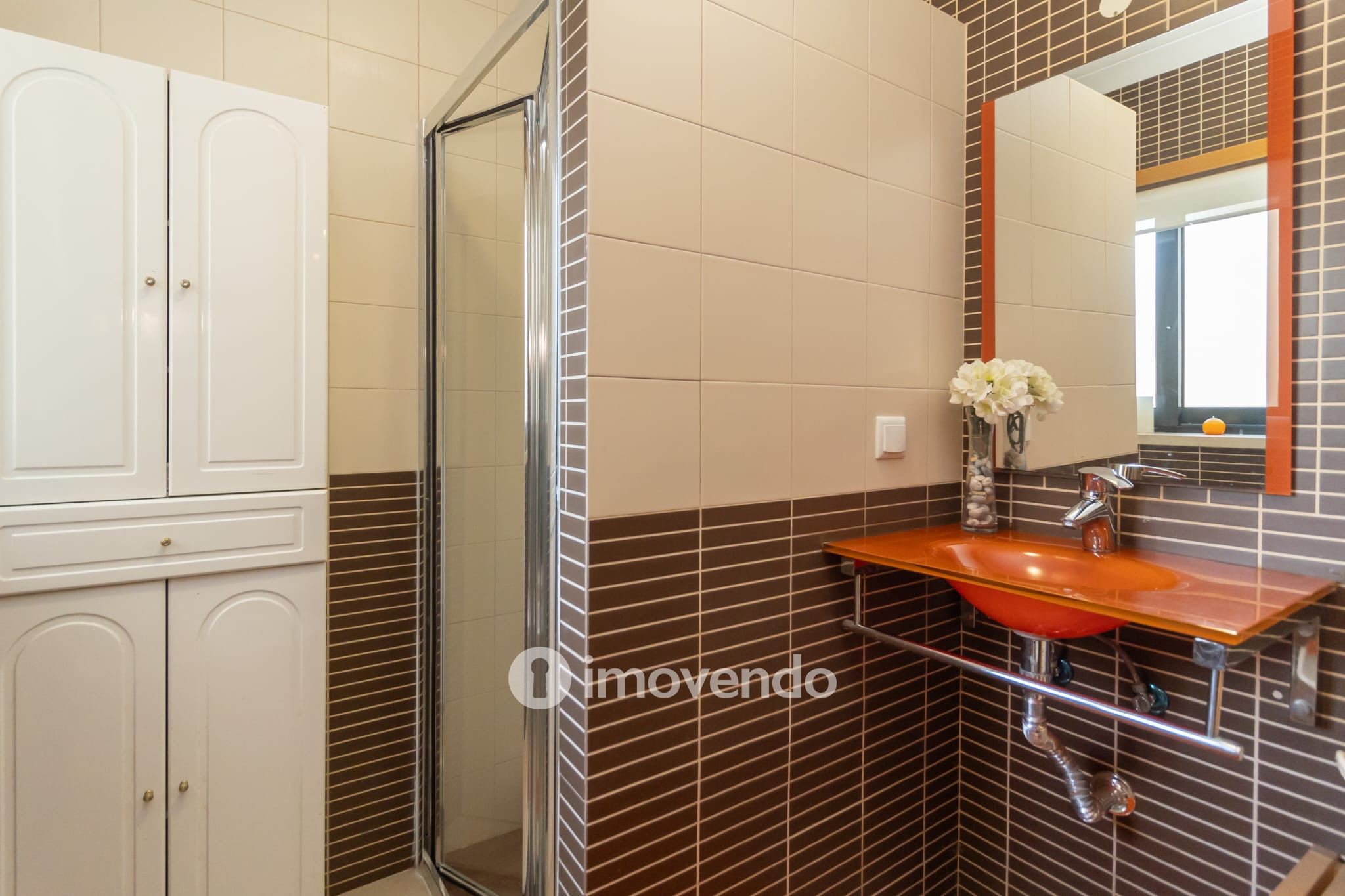 Moradia T5 cuidada, com piscina e jardim, em Setúbal