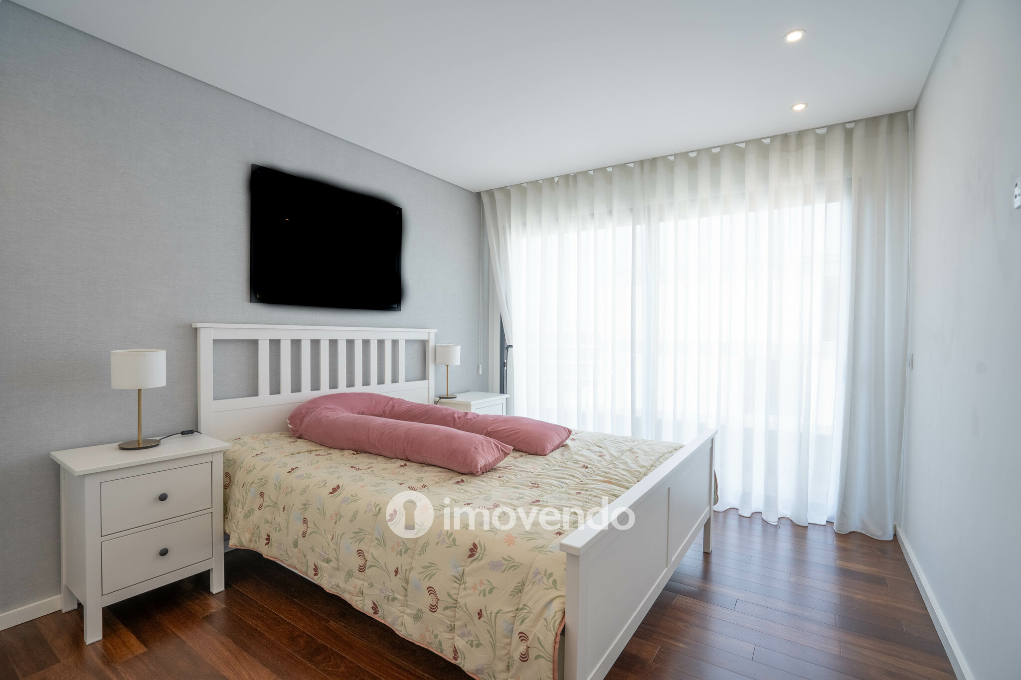 Penthouse T3 com varandas com vista mar e garagem, na Madalena