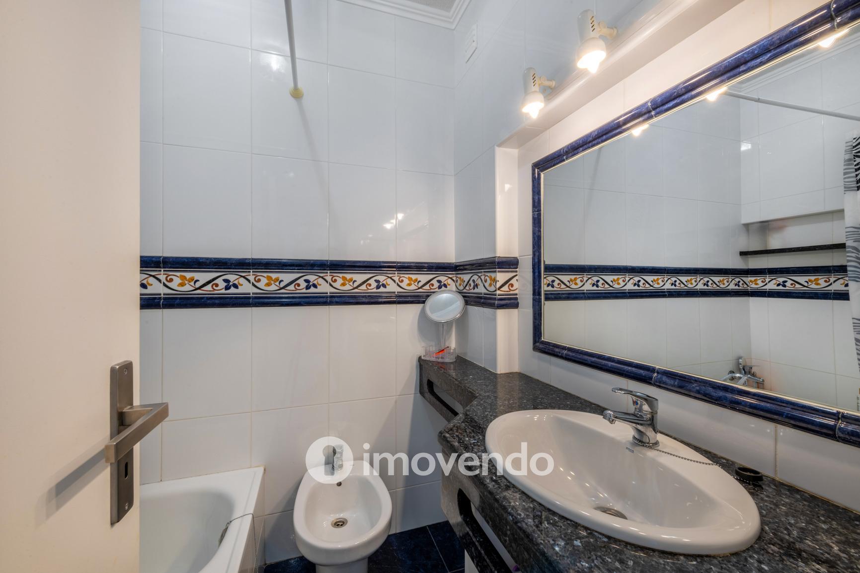 Apartamento T2, com cozinha equipada e vista mar, em Albufeira