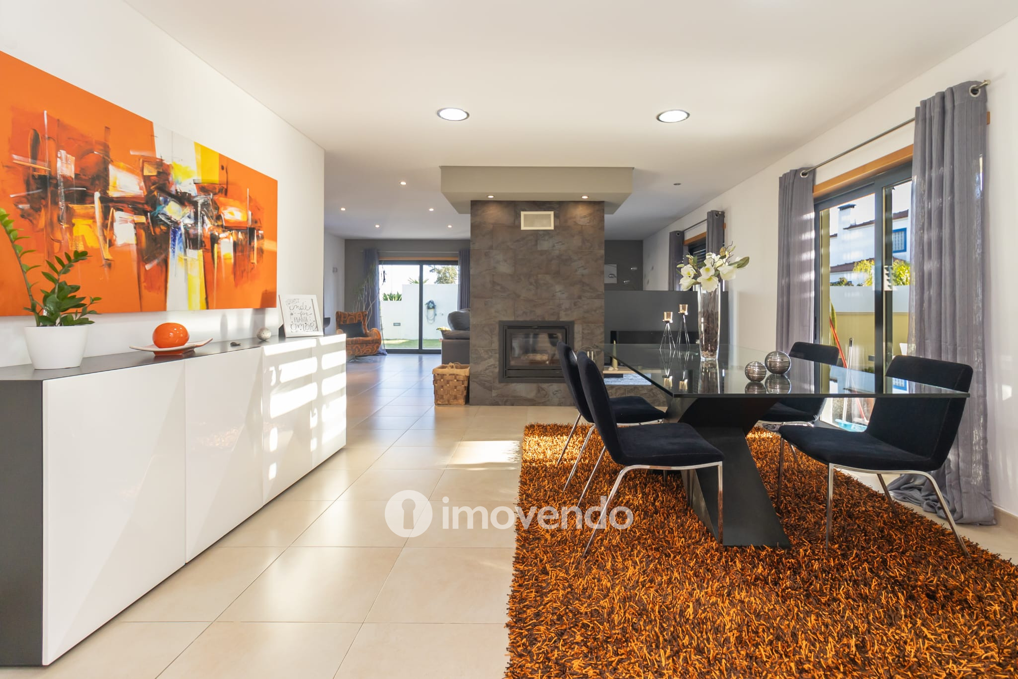 Moradia T5 cuidada, com piscina e jardim, em Setúbal