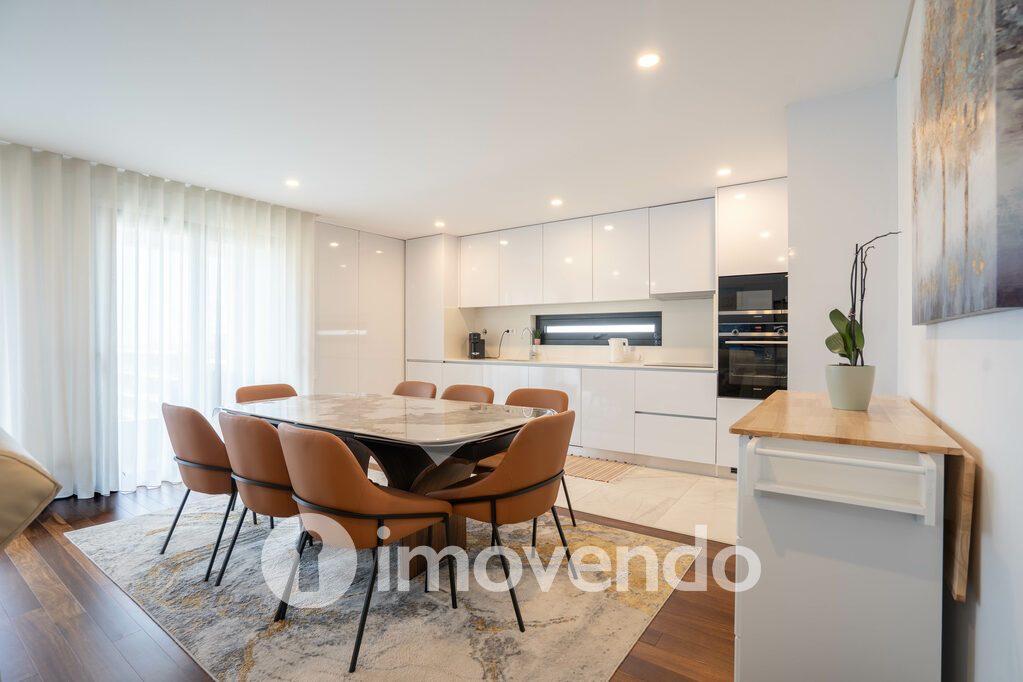 Apartamento T3 em Vila Nova de Gaia, Vila Nova de Gaia com 119 m<sup>2</sup> por 600.000