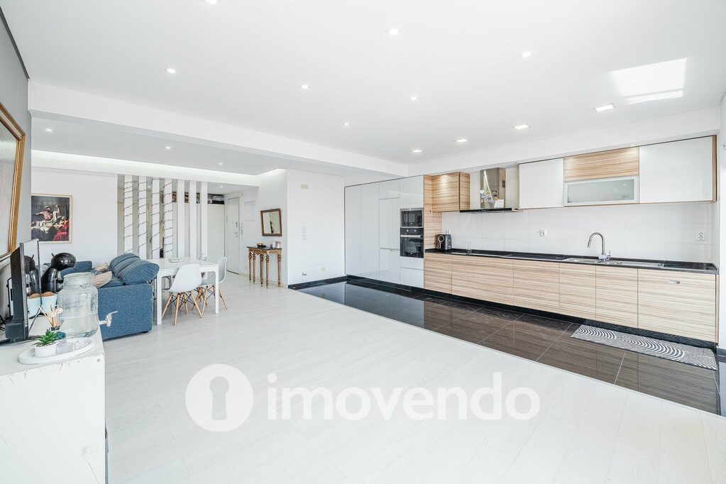 Apartamento T3 em Seixal, Corroios com 109 m<sup>2</sup> por 305.000