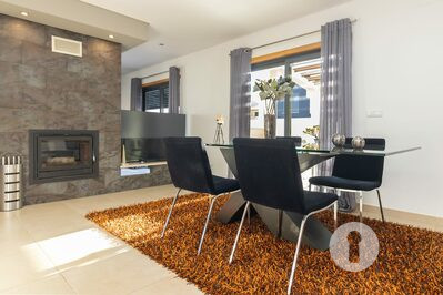 Moradia T5 com piscina e jardim, em Setúbal - 5