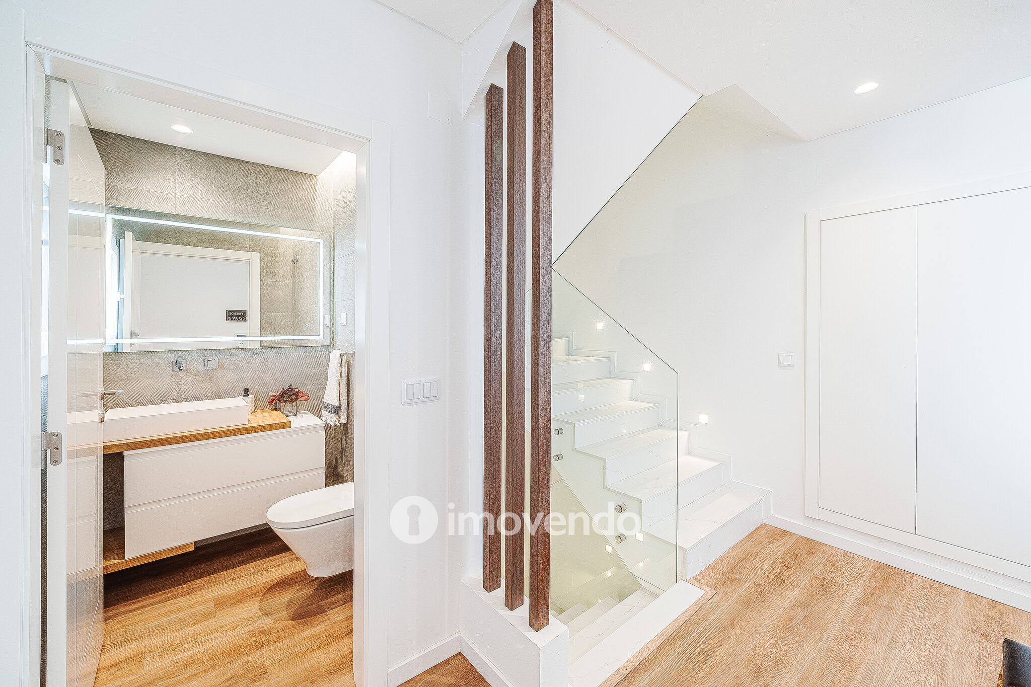 Moradia T3+1 moderna, com garagem e áreas amplas, em Alcochete