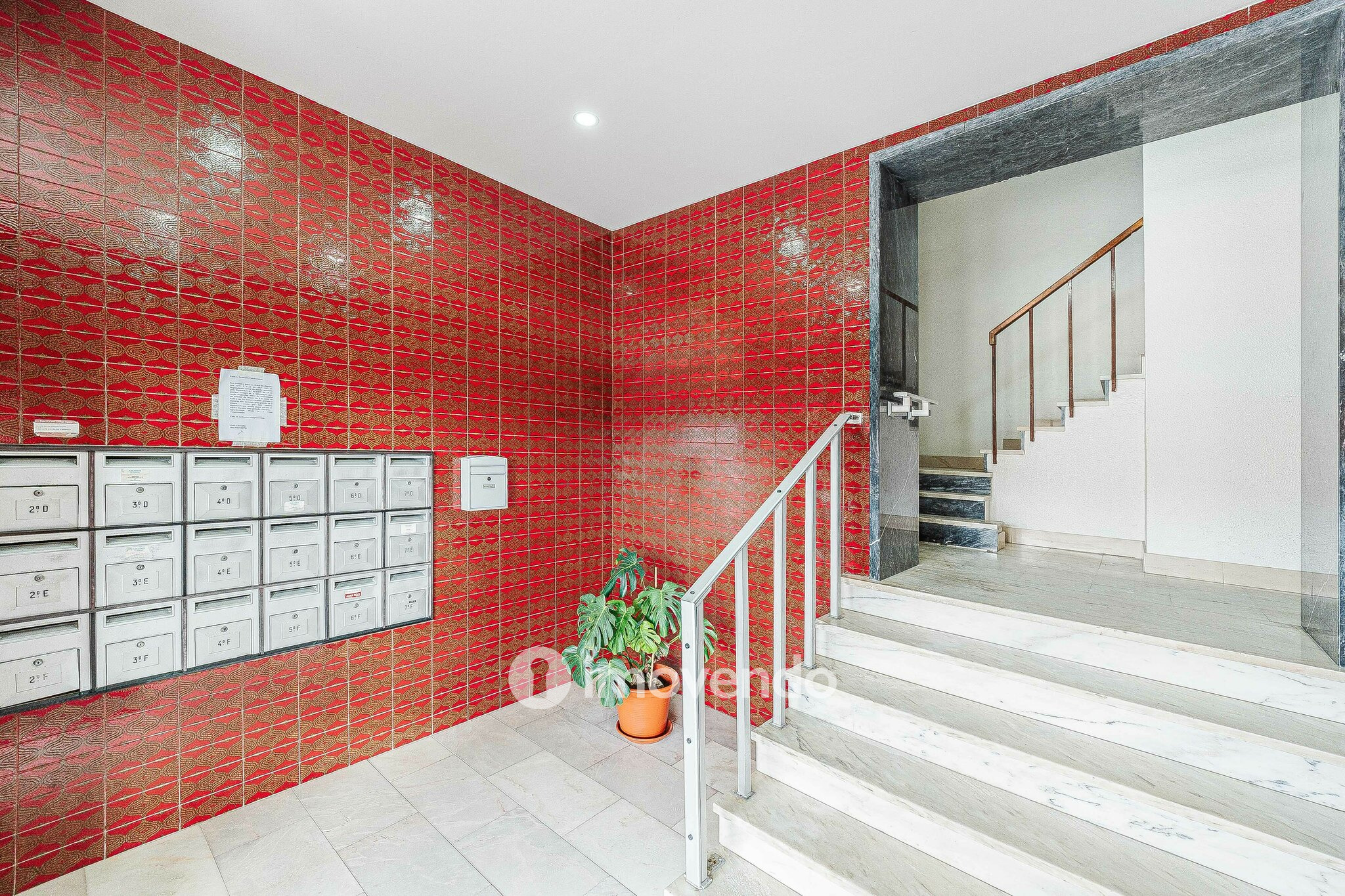 Apartamento T1 junto à praia, com estacionamento, Costa da Caparica