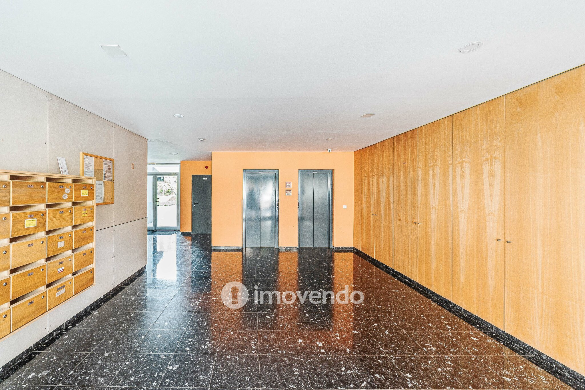 Apartamento T4, com estacionamento e arrecadação, na Alta de Lisboa