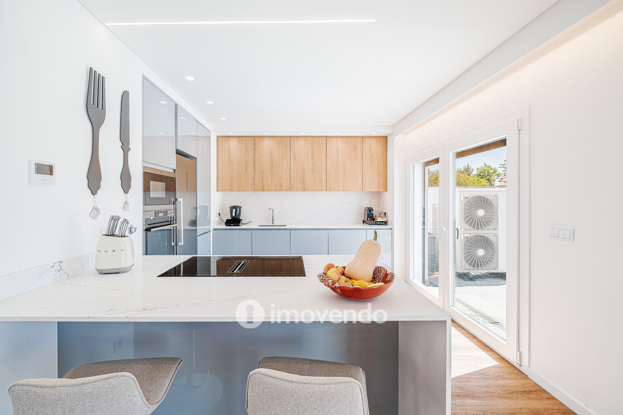 Moradia T3+1 moderna, com garagem e áreas amplas, em Alcochete