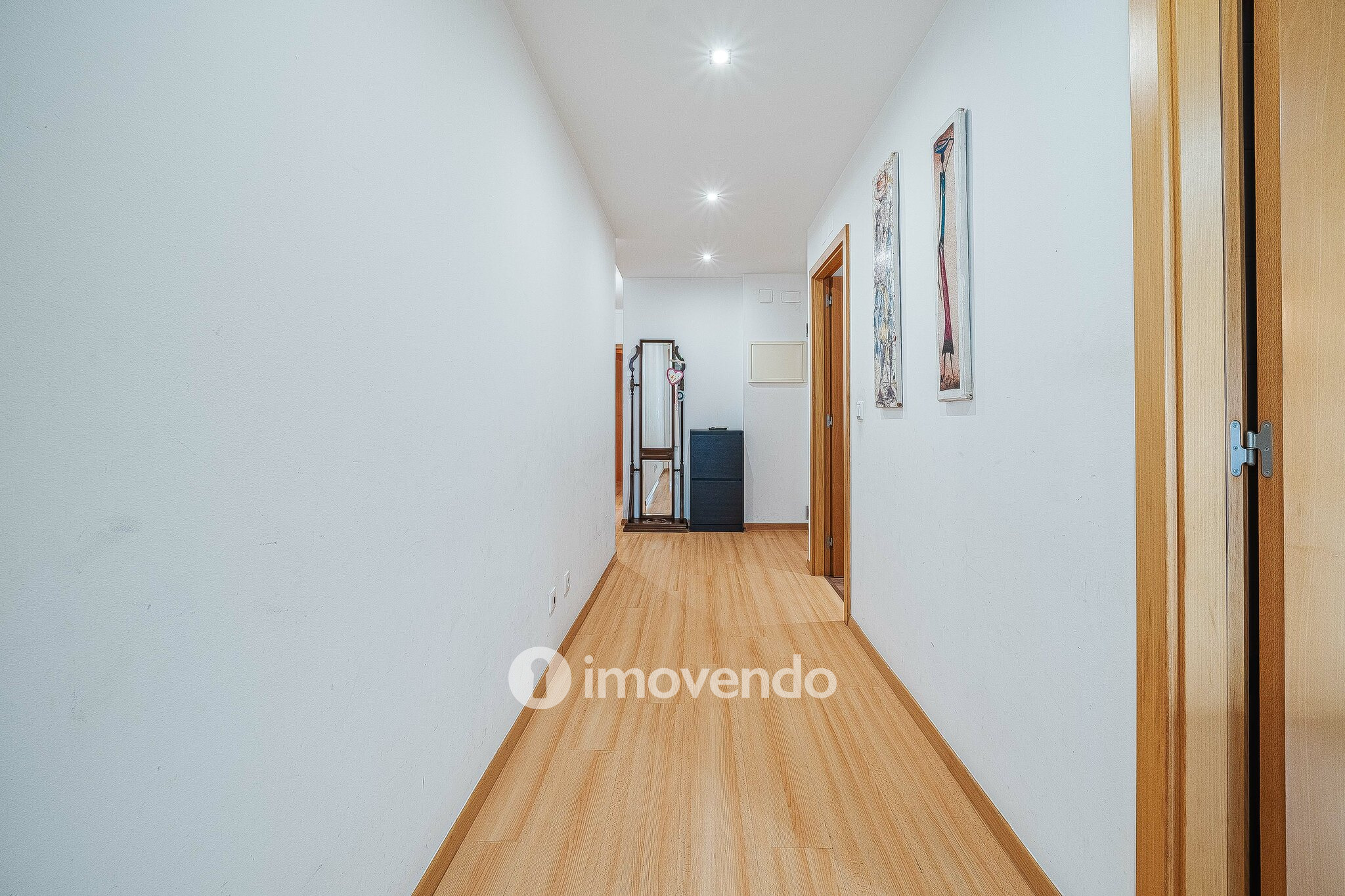 Apartamento T4, com estacionamento e arrecadação, na Alta de Lisboa