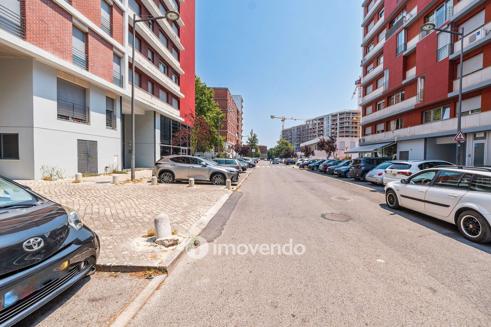 Apartamento T4, com estacionamento e arrecadação, na Alta de Lisboa