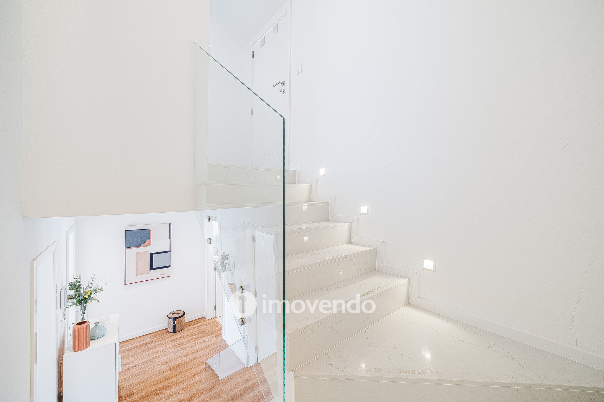 Moradia T3+1 moderna, com garagem e áreas amplas, em Alcochete