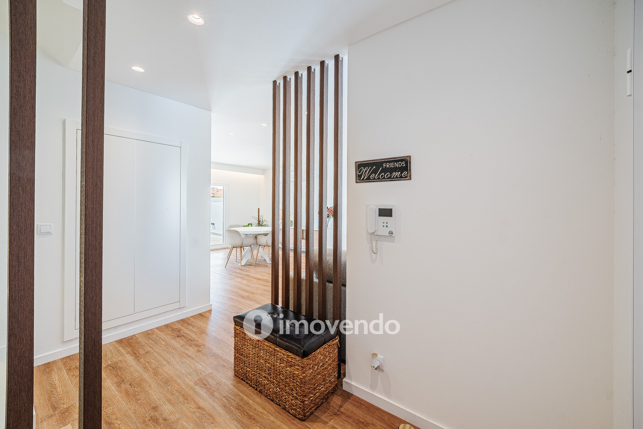Moradia T3+1 moderna, com garagem e áreas amplas, em Alcochete