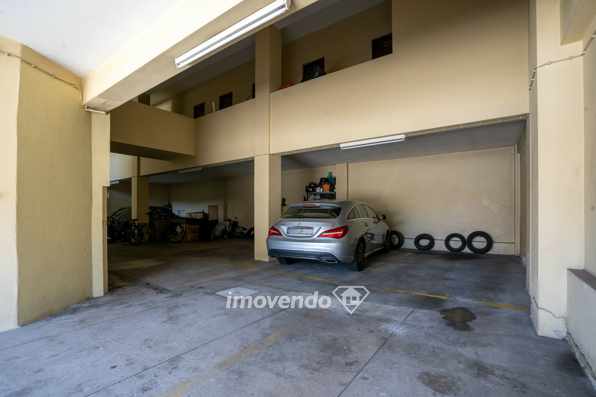 Apartamento T3, com lugar de estacionamento, em Paranhos, no Porto