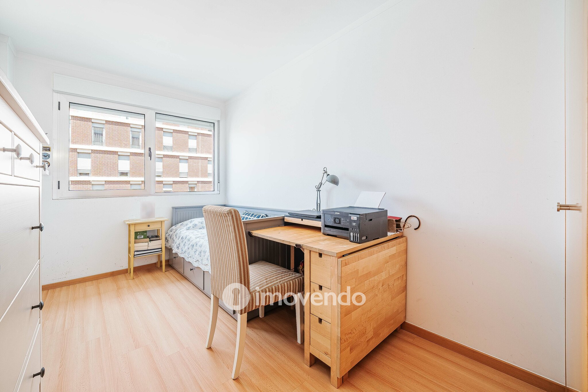 Apartamento T4, com estacionamento e arrecadação, na Alta de Lisboa