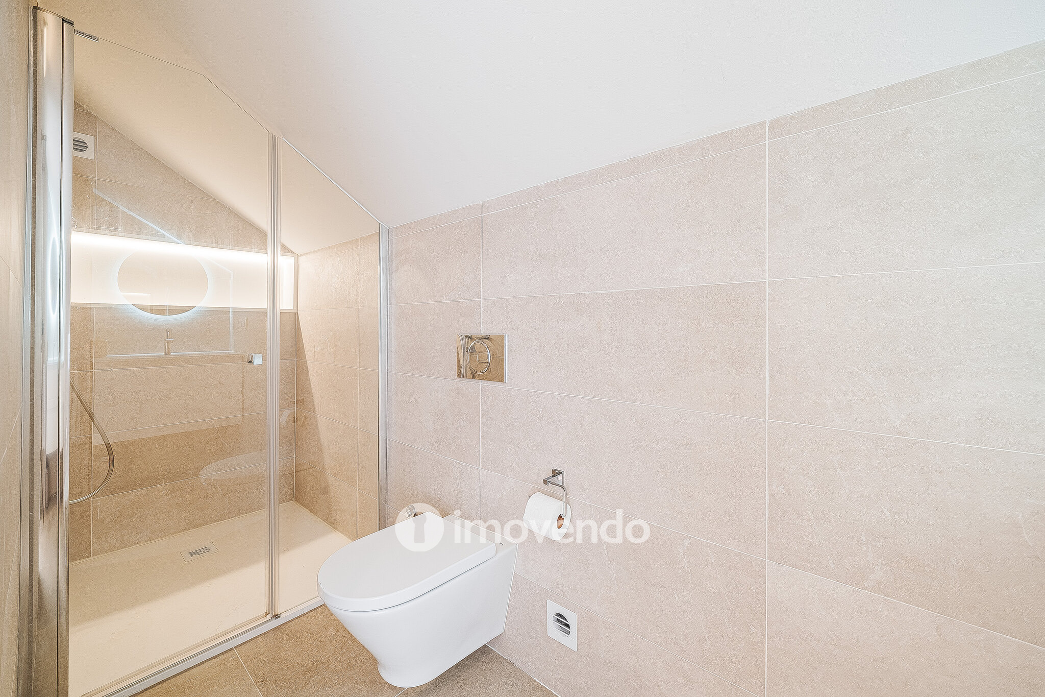 Moradia T3+1 moderna, com garagem e áreas amplas, em Alcochete
