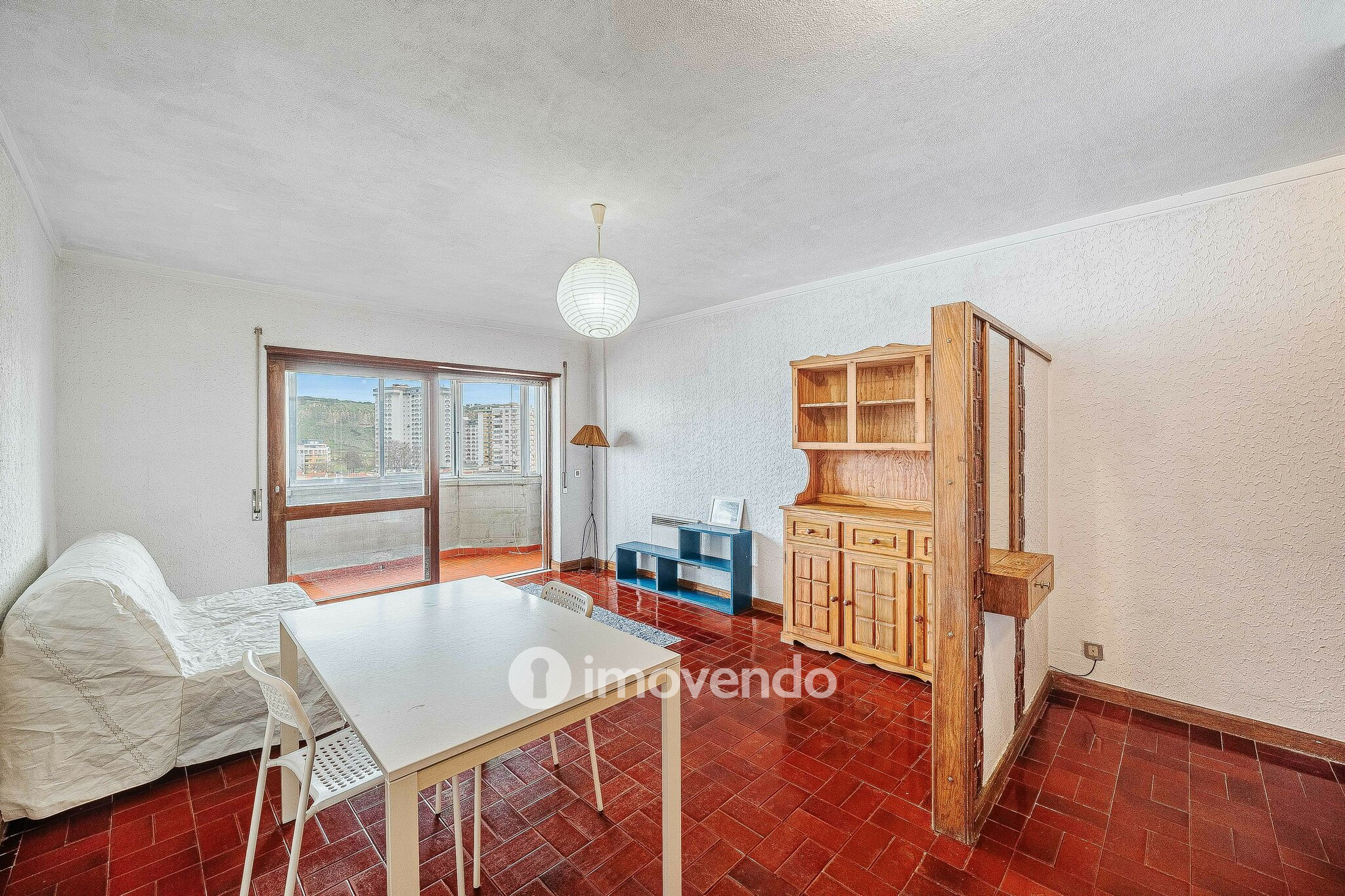 Apartamento T1 junto à praia, com estacionamento, Costa da Caparica