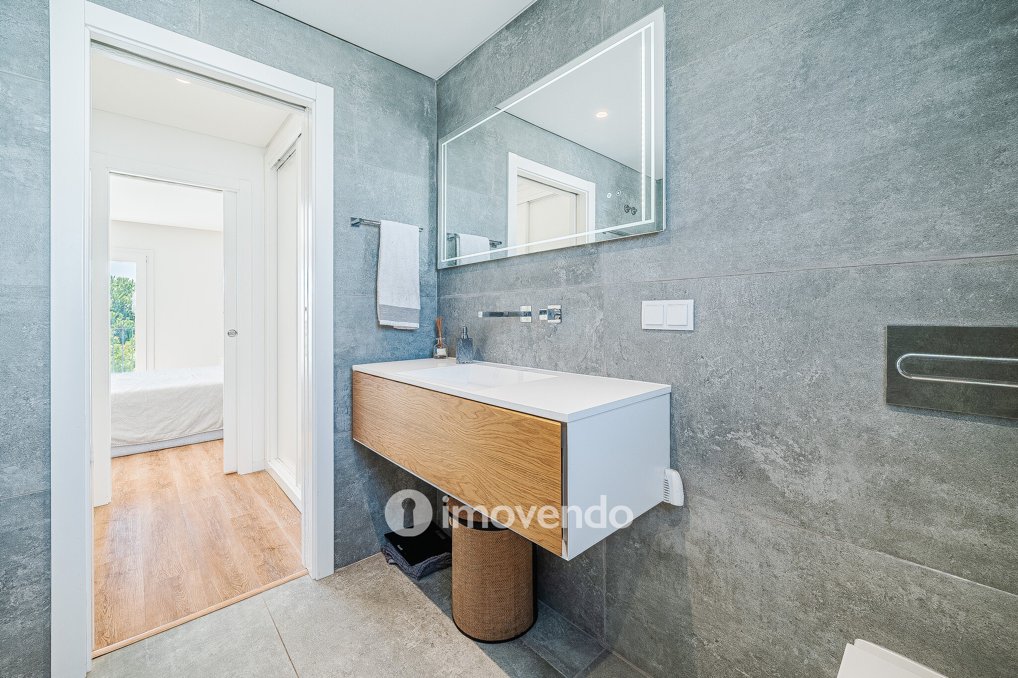 Moradia T3+1 moderna, com garagem e áreas amplas, em Alcochete