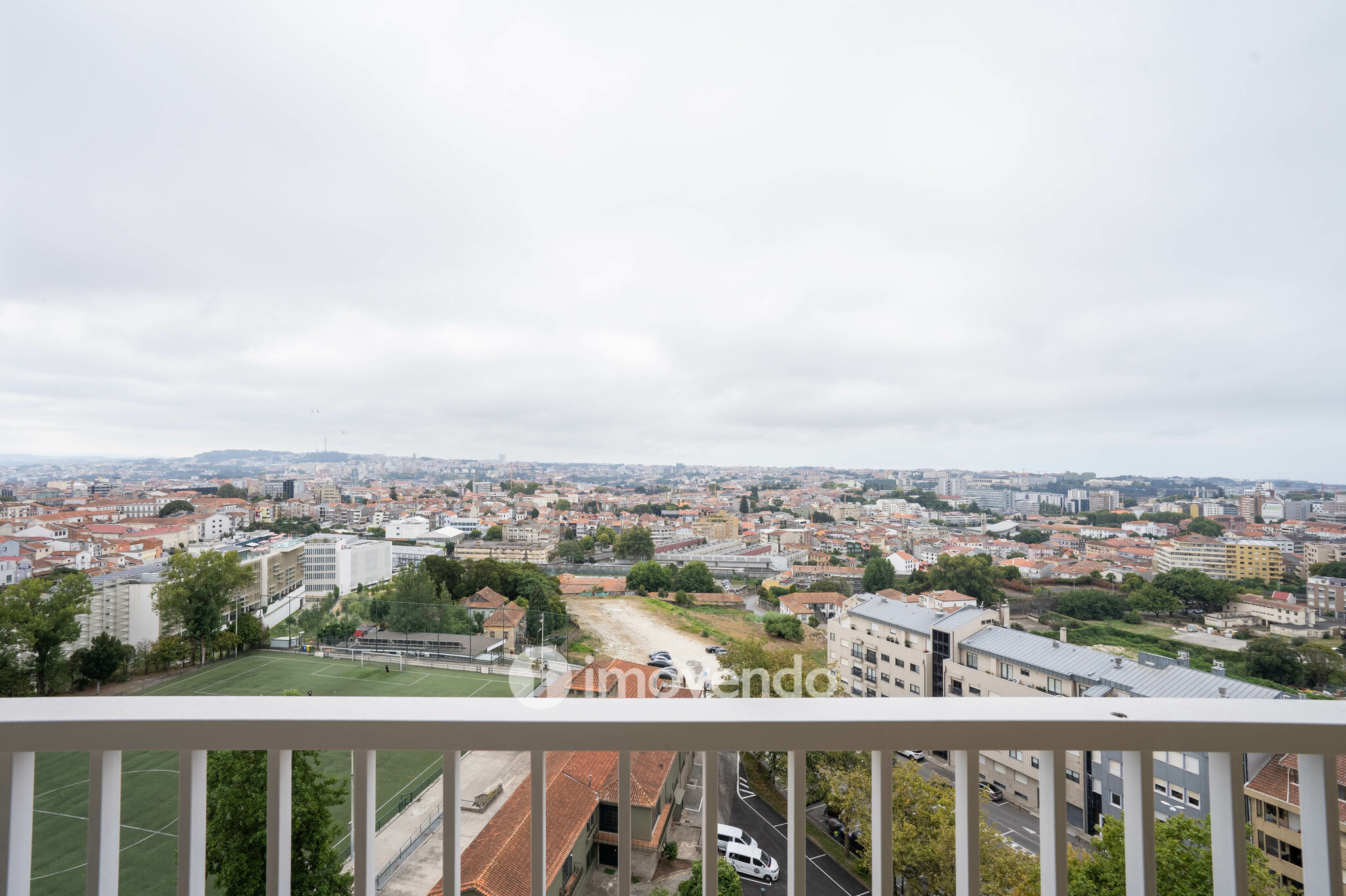 Apartamento T4 exclusivo, com estacionamento, na Lapa, Porto