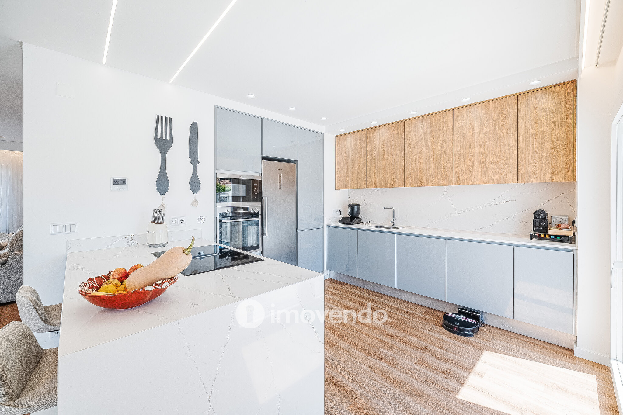 Moradia T3+1 moderna, com garagem e áreas amplas, em Alcochete