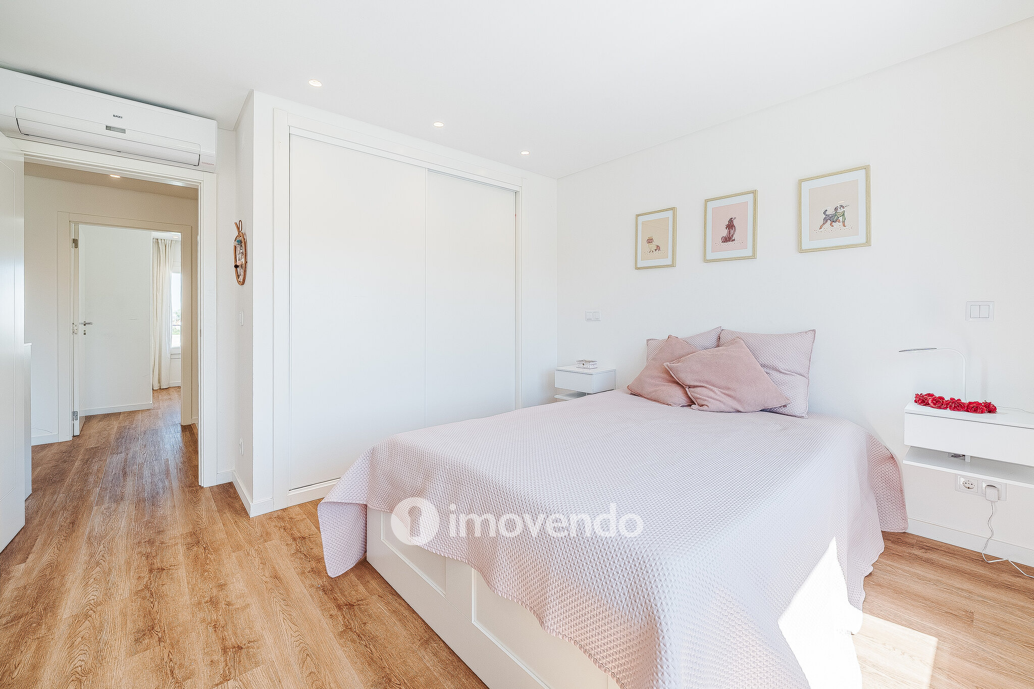Moradia T3+1 moderna, com garagem e áreas amplas, em Alcochete