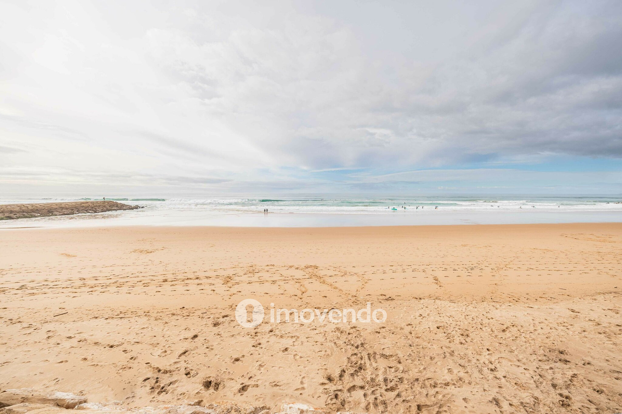 Apartamento T1 junto à praia, com estacionamento, Costa da Caparica