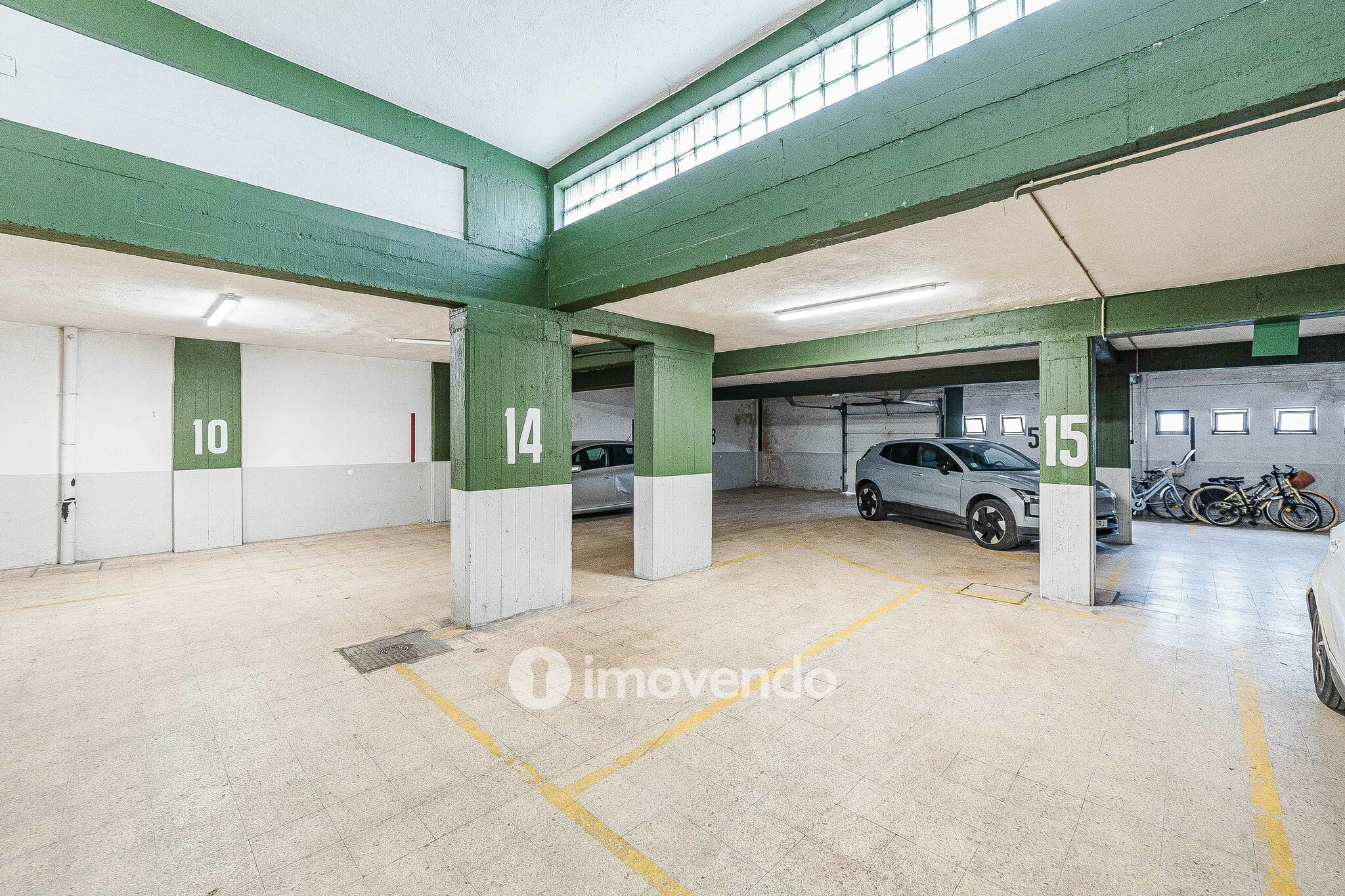 Apartamento T1 junto à praia, com estacionamento, Costa da Caparica