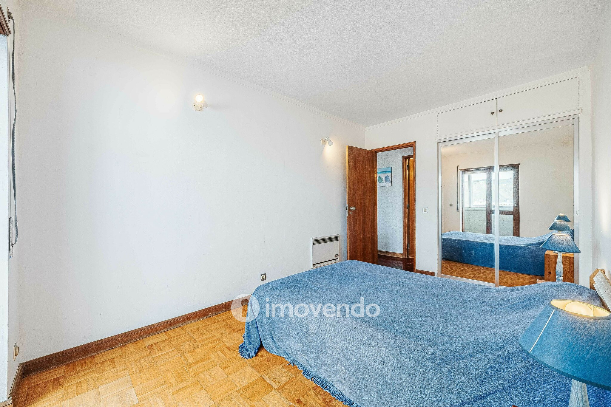 Apartamento T1 junto à praia, com estacionamento, Costa da Caparica