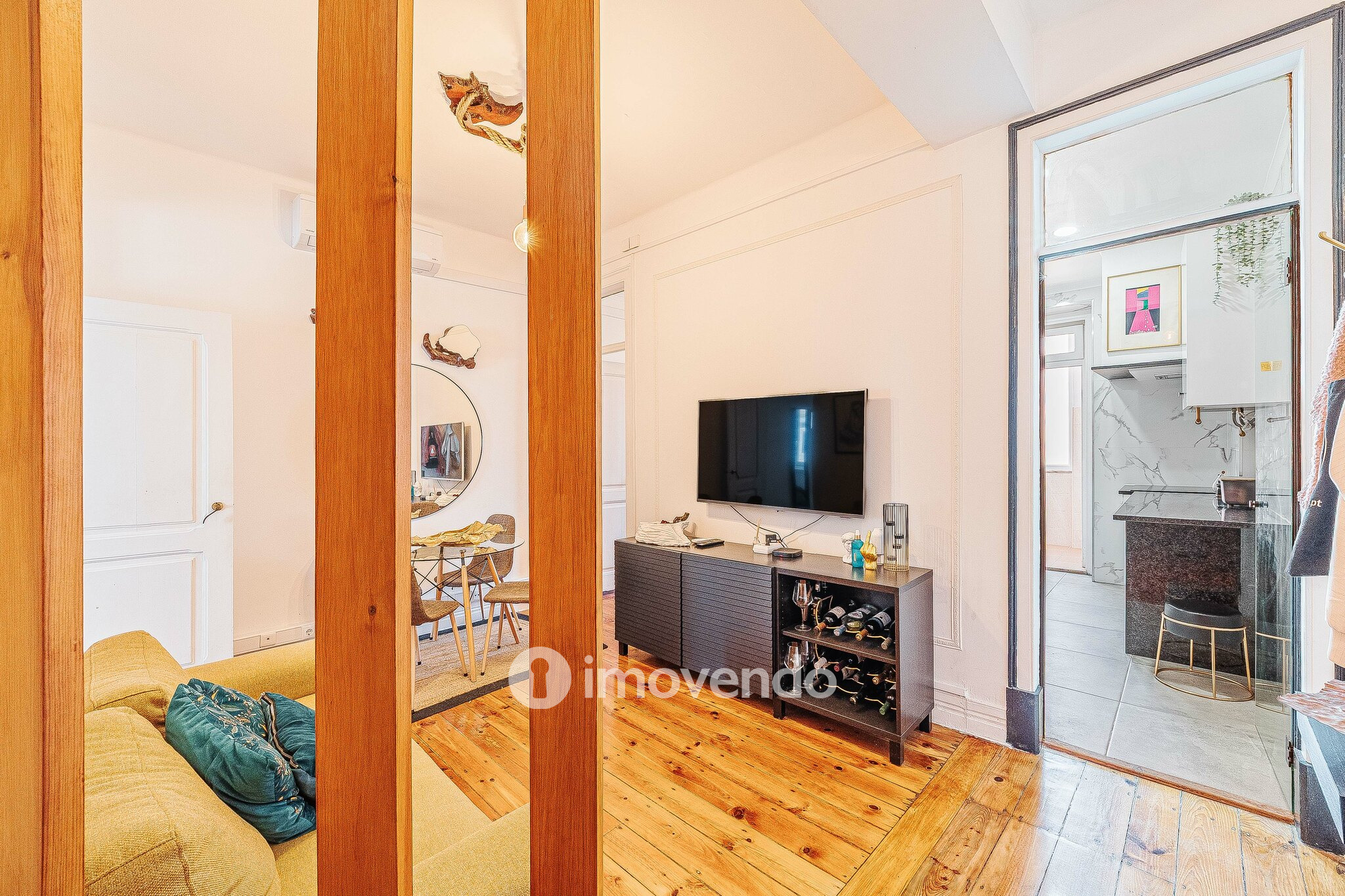 Apartamento T2 mobilado e com cozinha equipada, na Penha de França