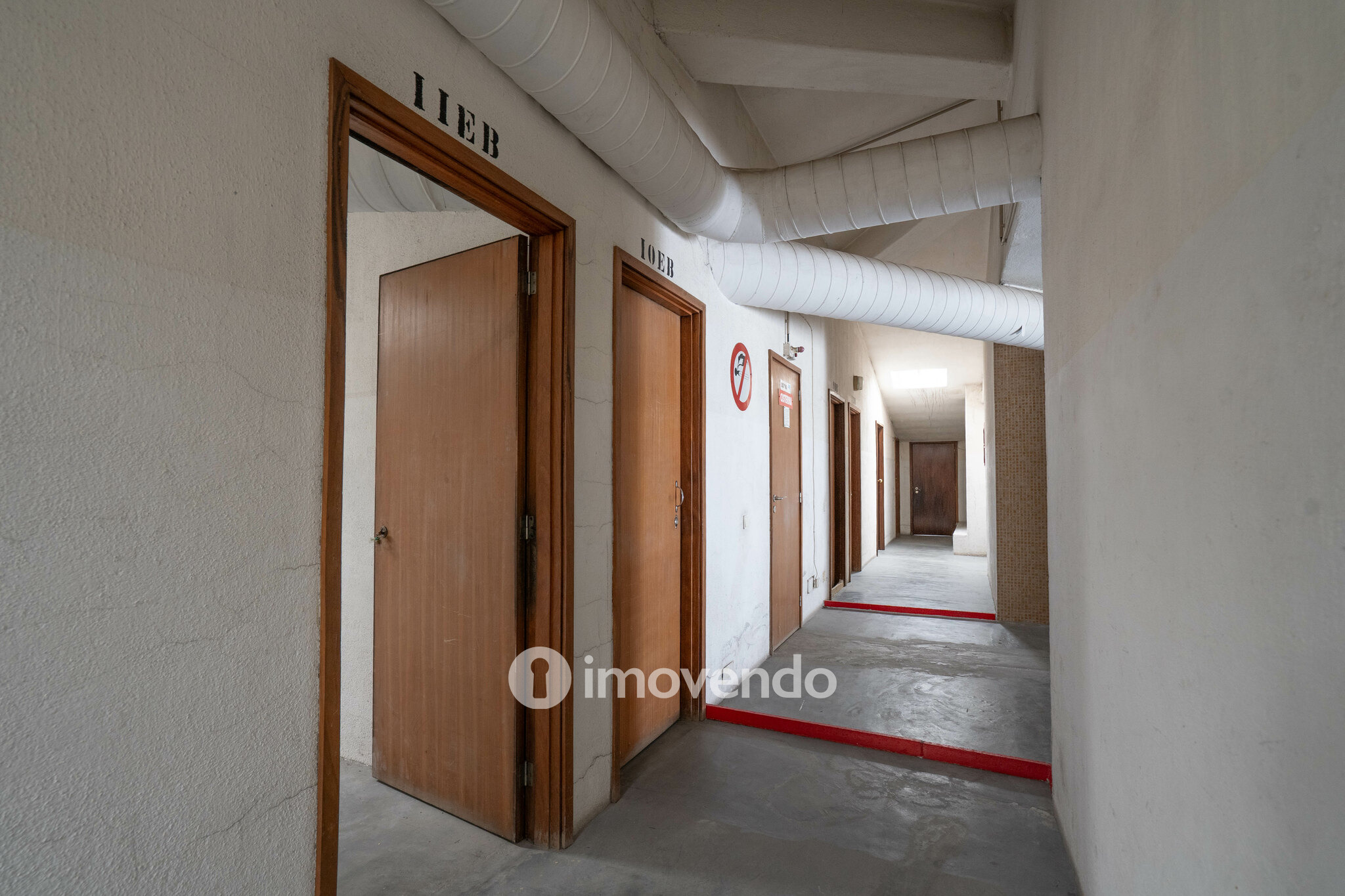 Apartamento T4 exclusivo, com estacionamento, na Lapa, Porto