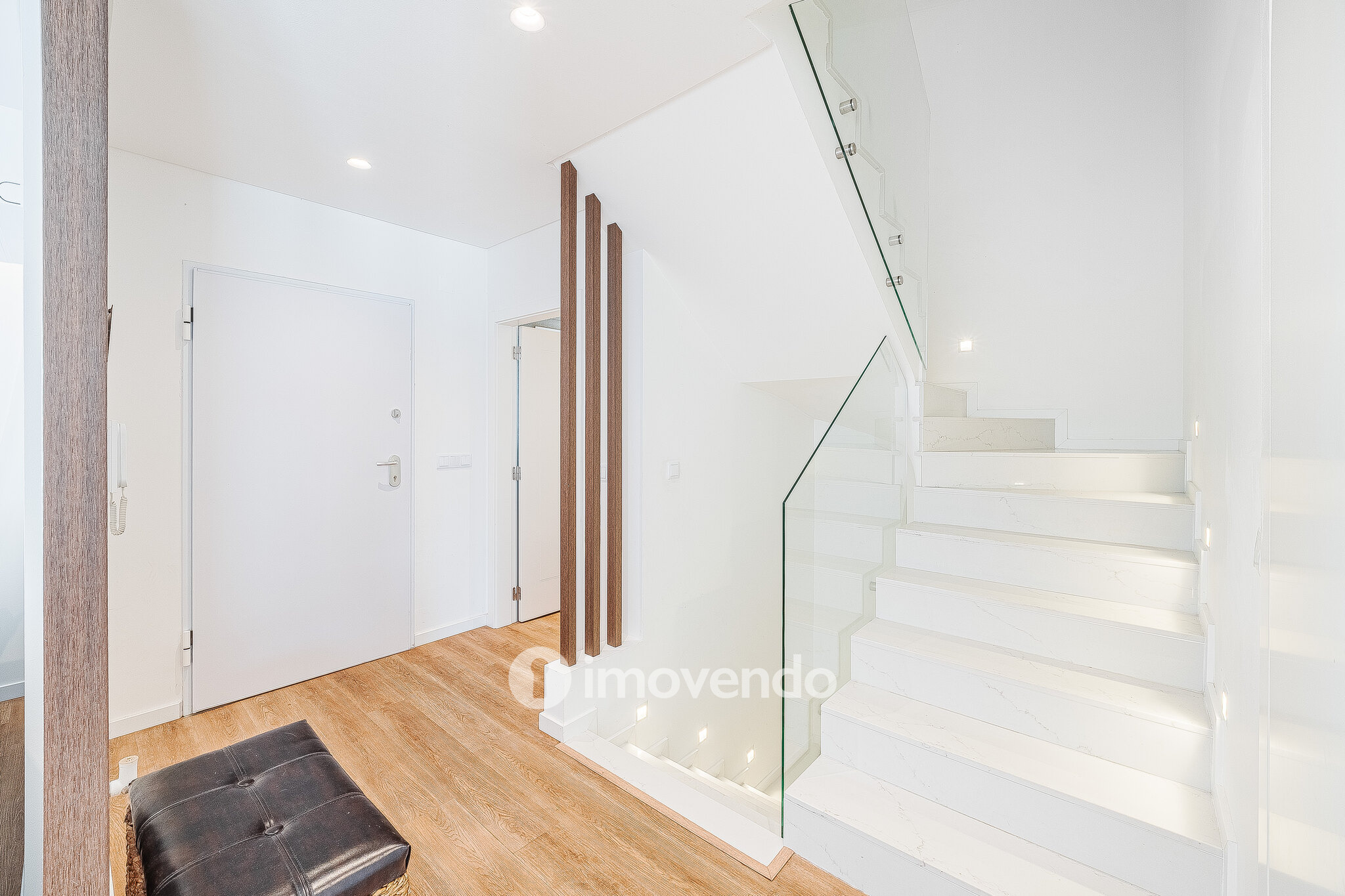 Moradia T3+1 moderna, com garagem e áreas amplas, em Alcochete